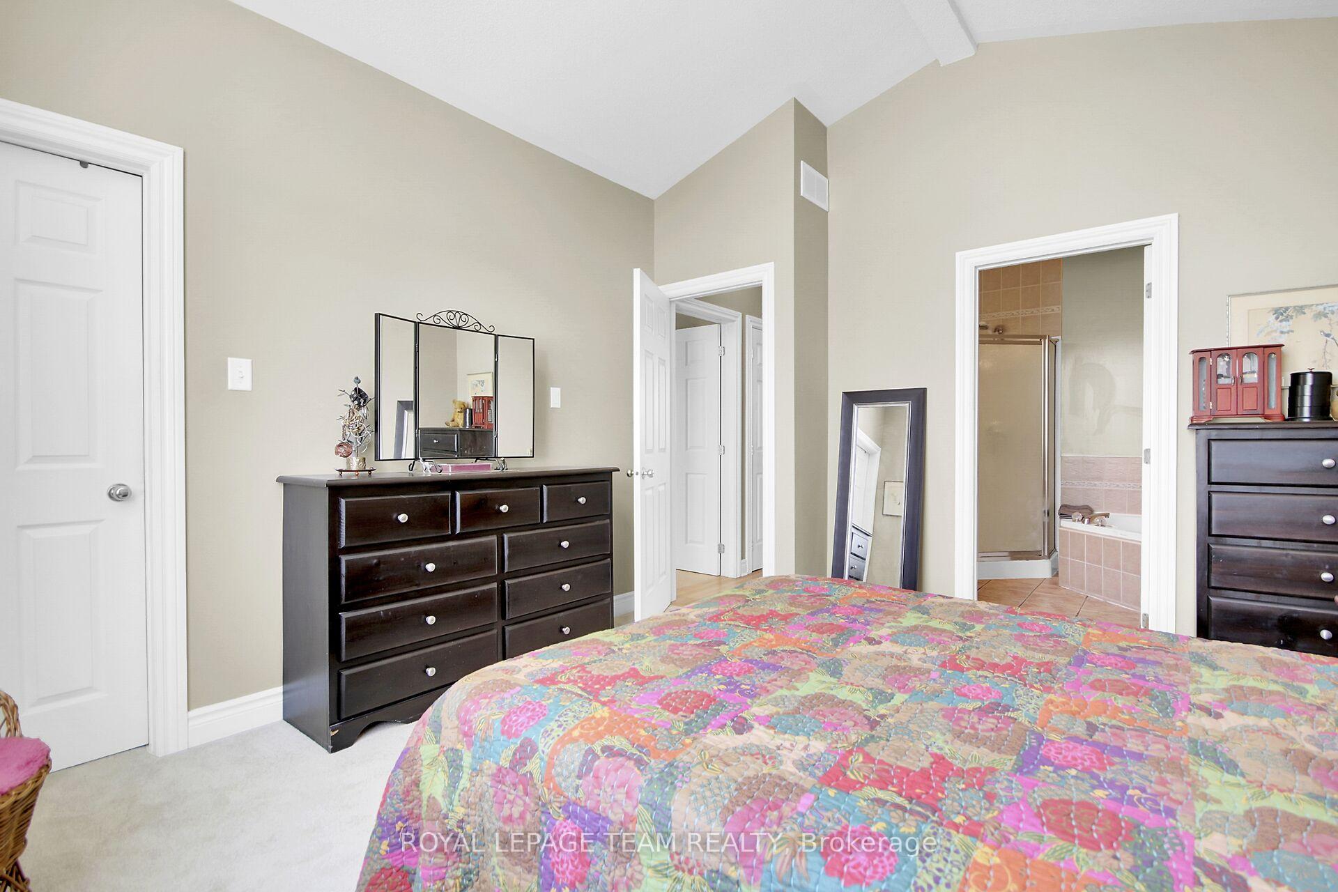 Photo 24 of 32 Castle Glen Crescent, Ottawa, Kanata - Glencairn/Hazeldean — HOMEH
