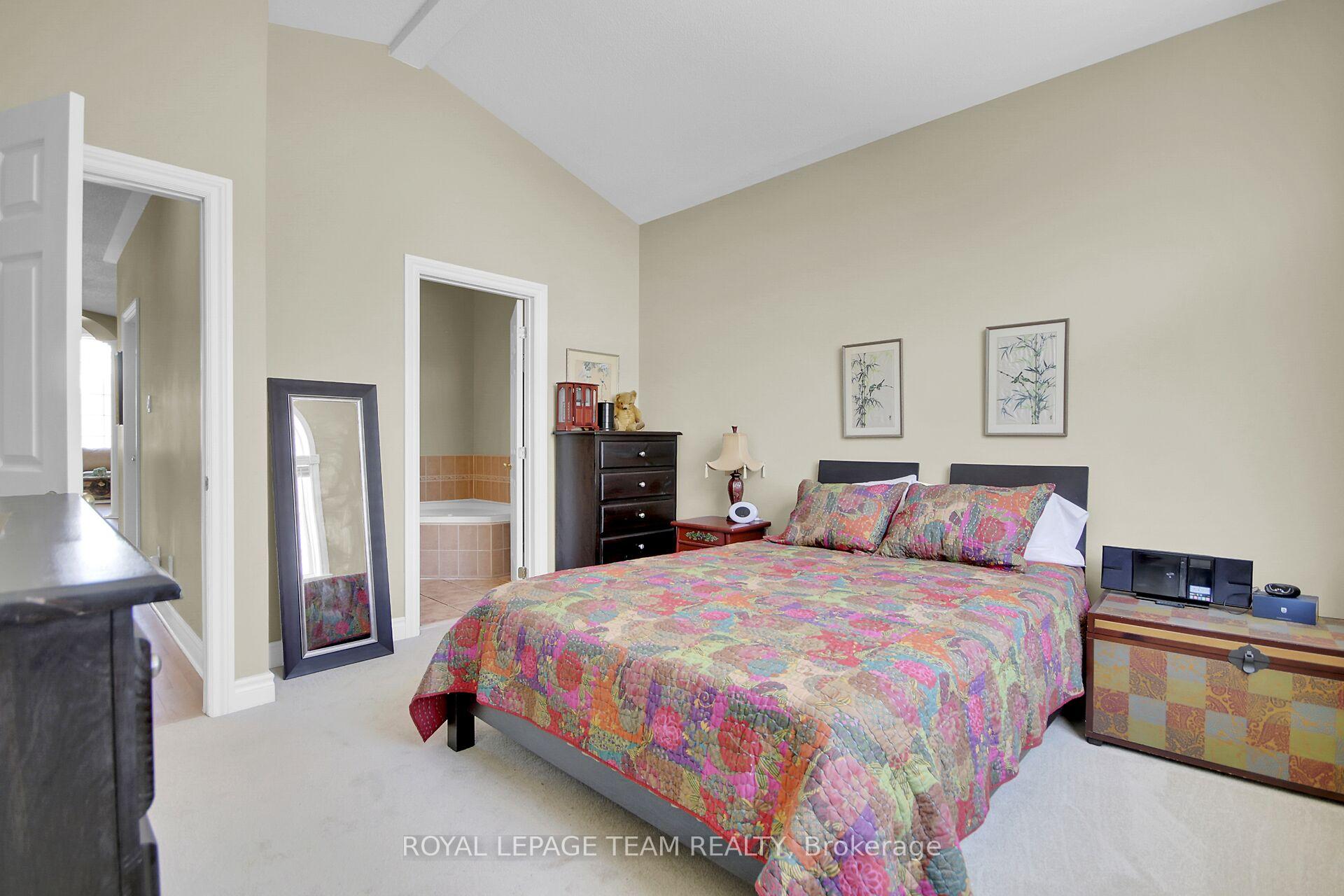 Photo 25 of 32 Castle Glen Crescent, Ottawa, Kanata - Glencairn/Hazeldean — HOMEH