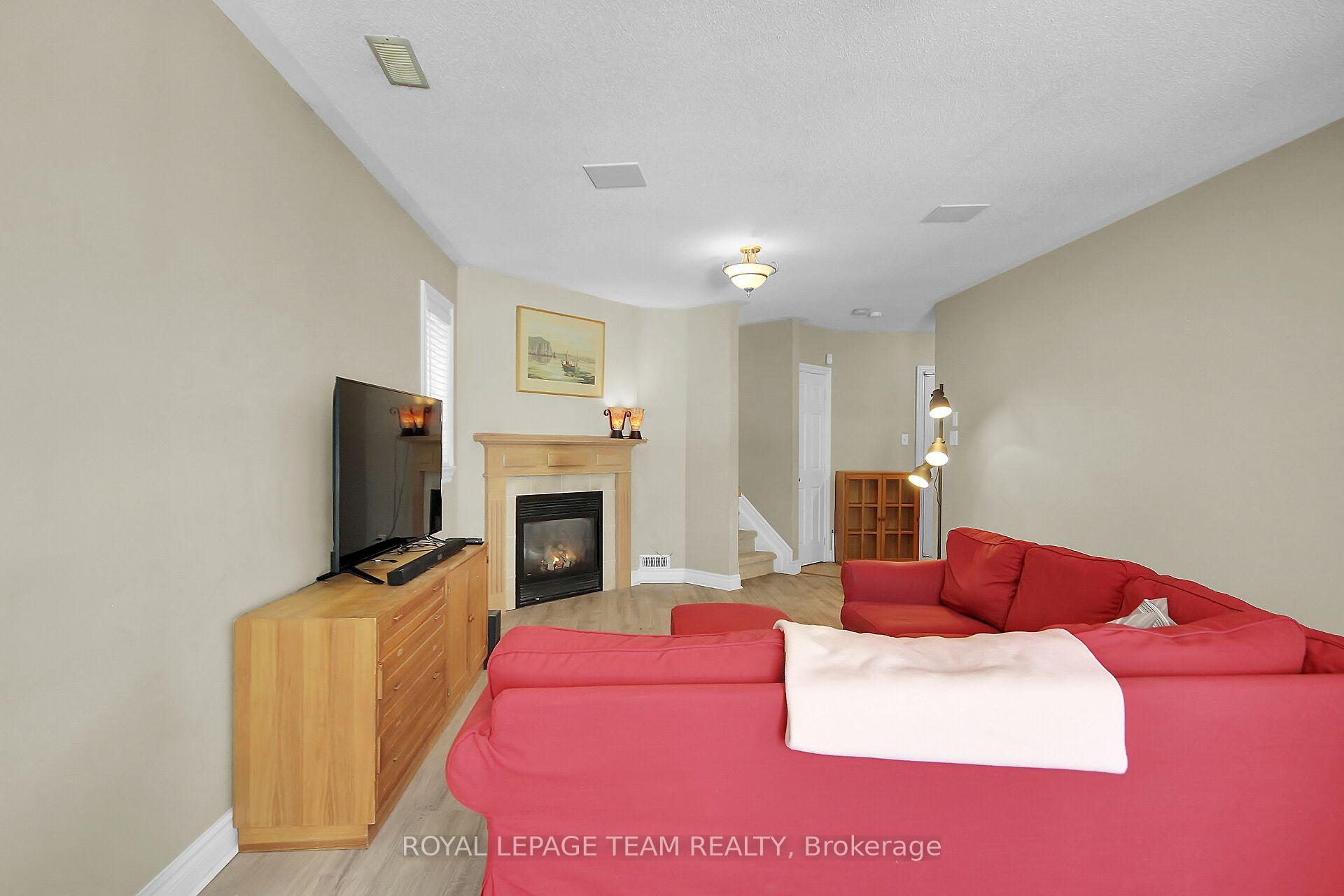 Photo 33 of 32 Castle Glen Crescent, Ottawa, Kanata - Glencairn/Hazeldean — HOMEH