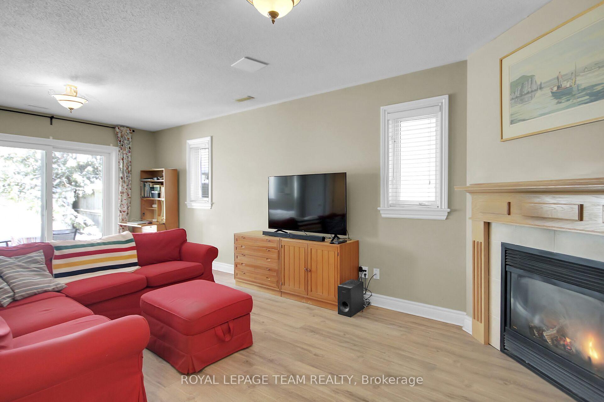 Photo 34 of 32 Castle Glen Crescent, Ottawa, Kanata - Glencairn/Hazeldean — HOMEH