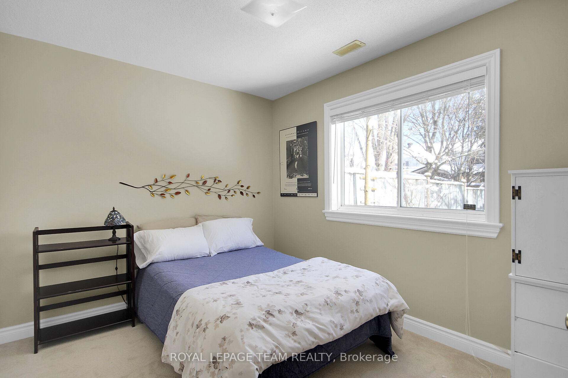 Photo 36 of 32 Castle Glen Crescent, Ottawa, Kanata - Glencairn/Hazeldean — HOMEH