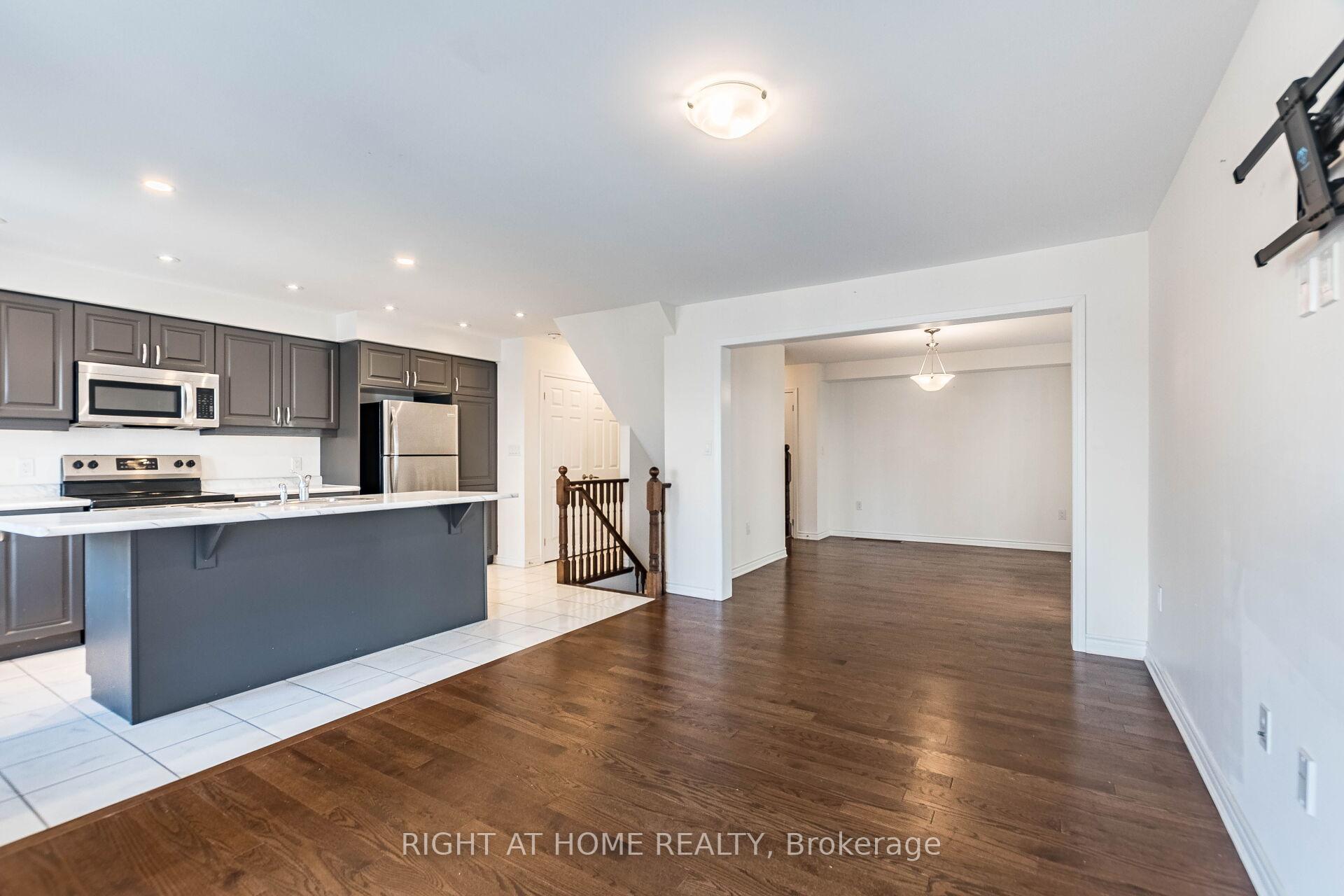 Photo 12 of Unit 98, 1000 Asleton Boulevard, Milton, Willmott — HOMEH