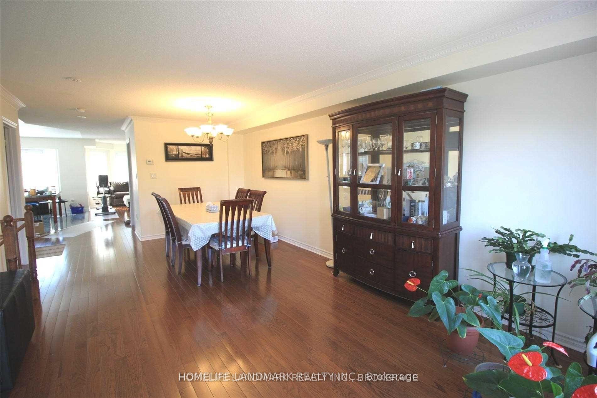 Photo 2 of 160 Leitchcroft Crescent, Markham, Commerce Valley — HOMEH