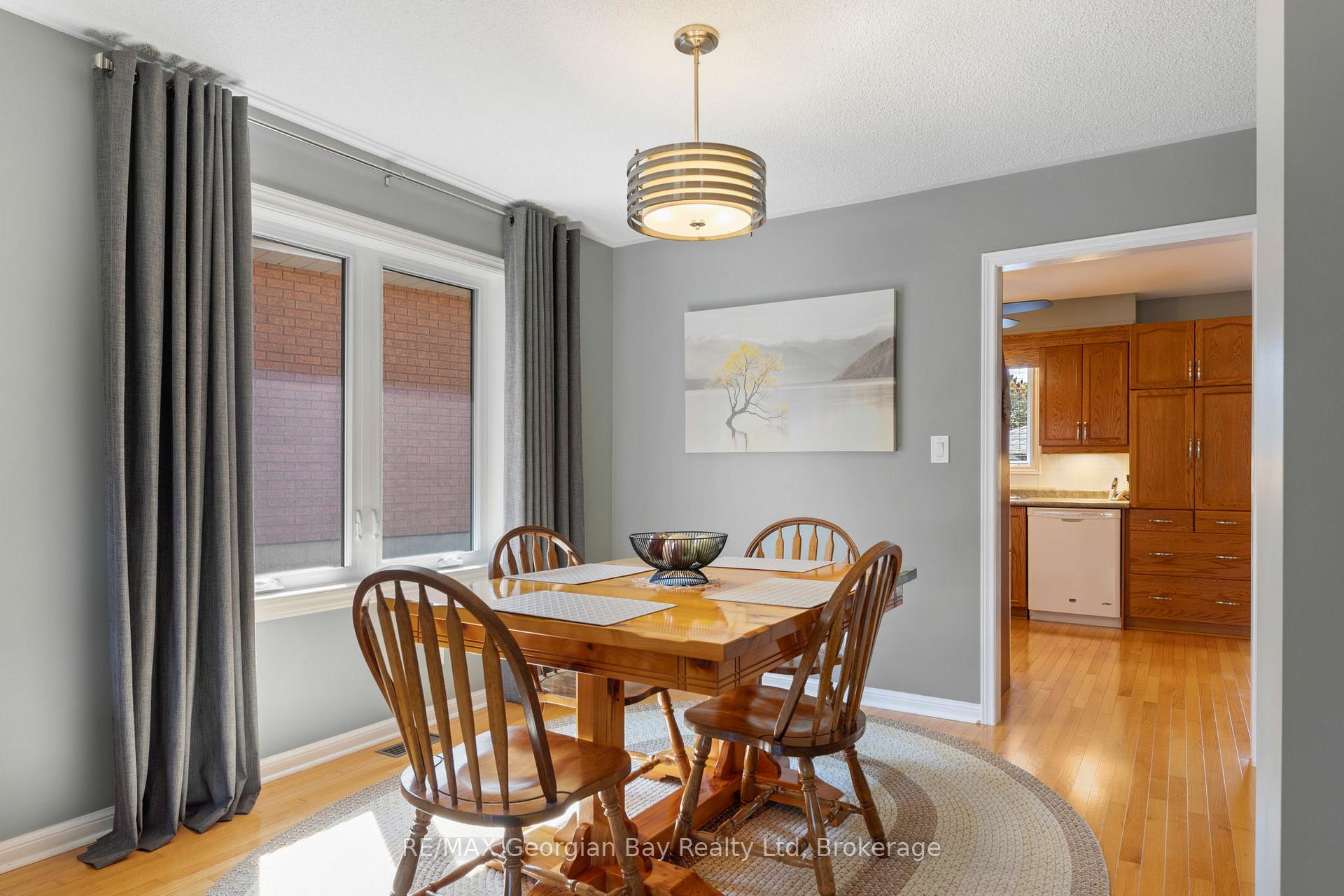 Photo 8 of 204 Margaret Street, Midland — HOMEH