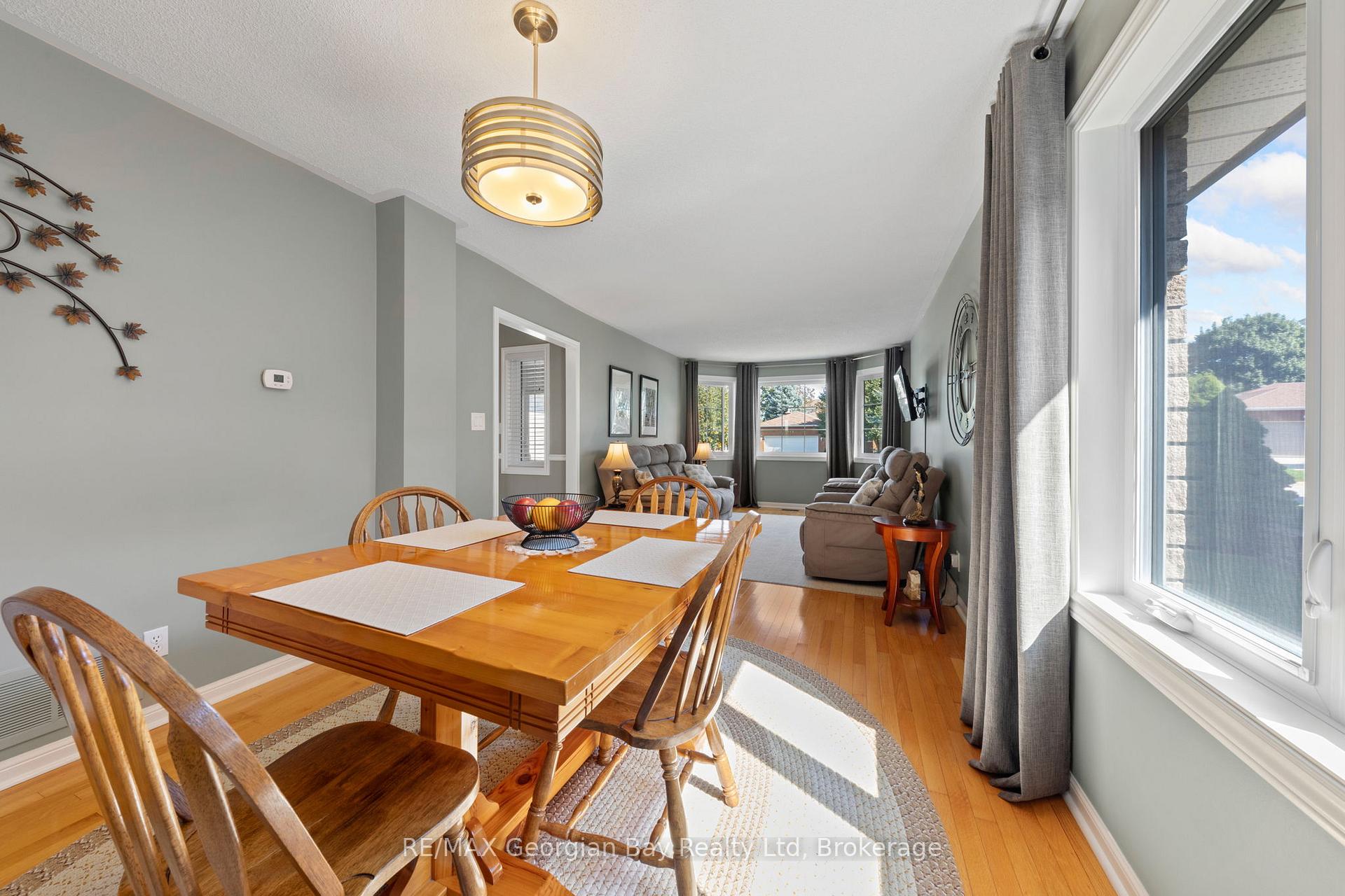 Photo 9 of 204 Margaret Street, Midland — HOMEH