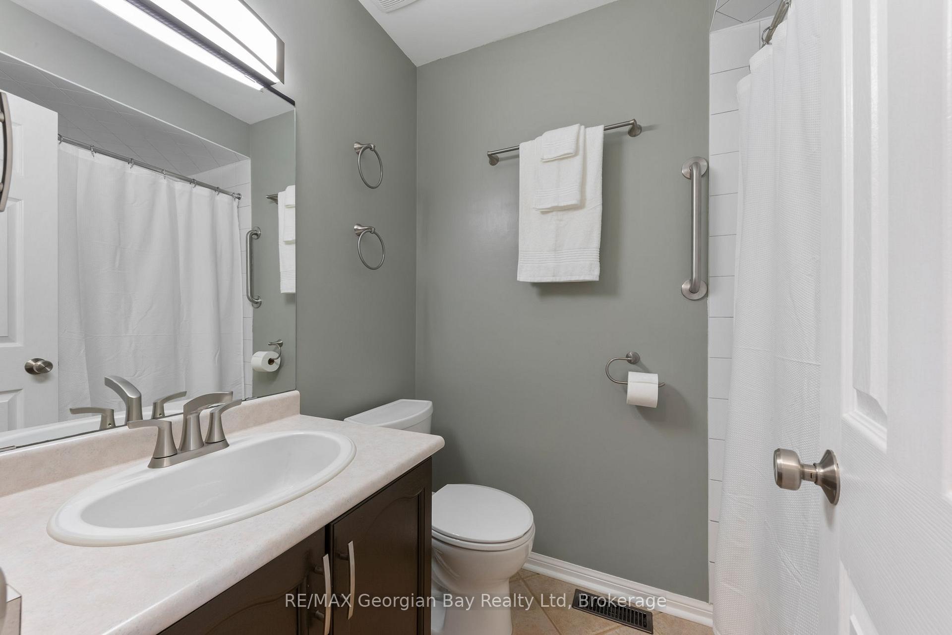 Photo 23 of 204 Margaret Street, Midland — HOMEH