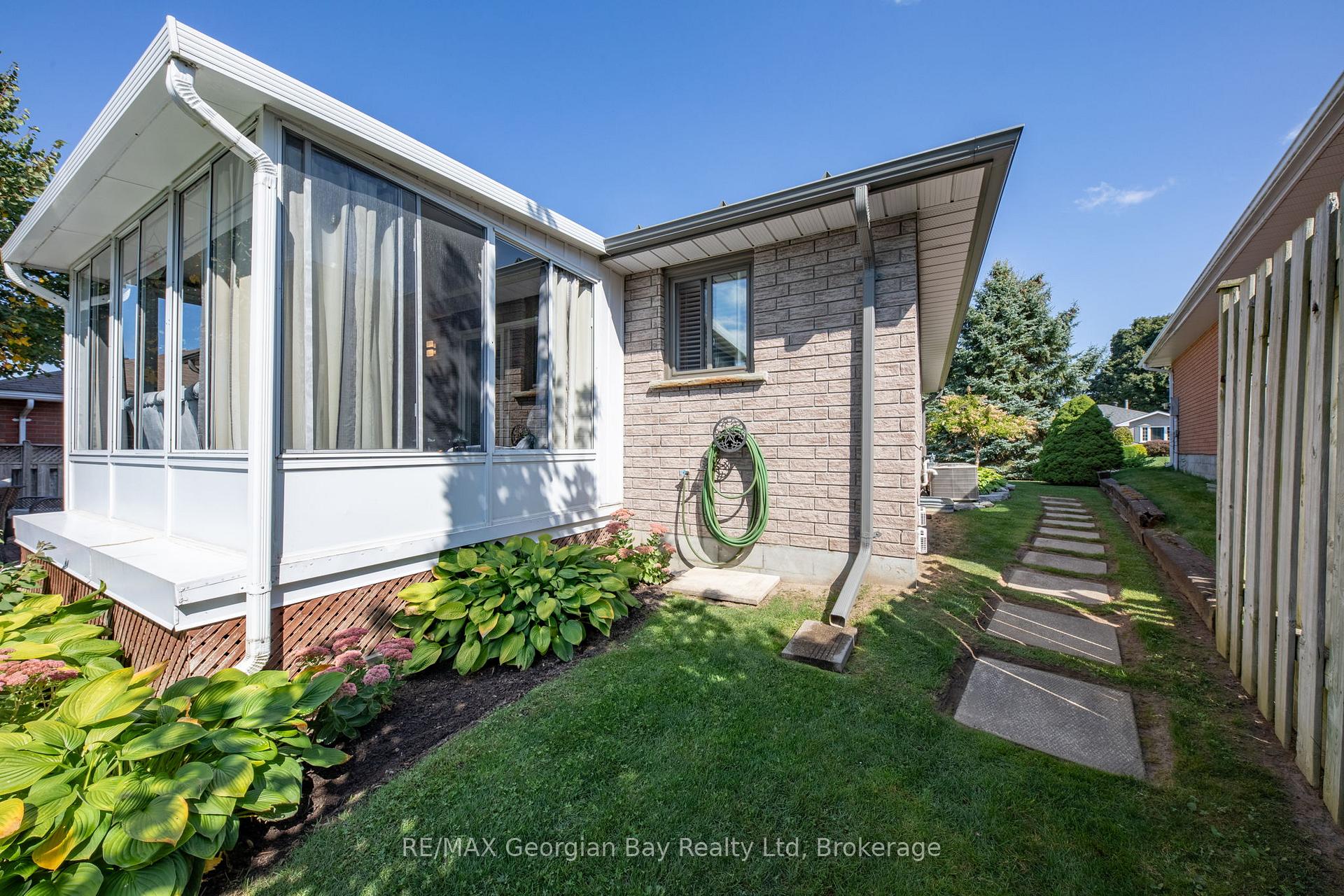 Photo 33 of 204 Margaret Street, Midland — HOMEH