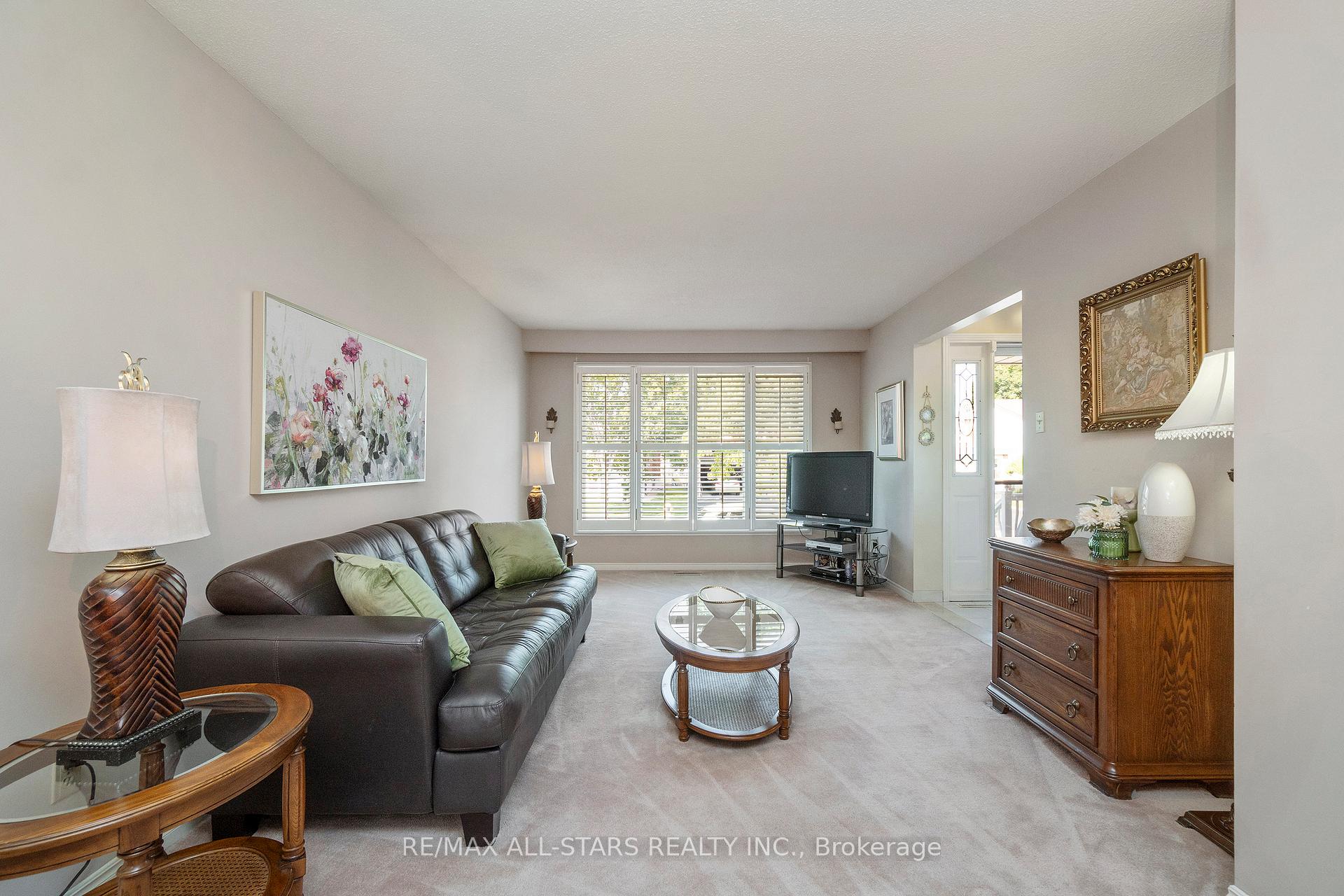 Photo 3 of 14 Barrington Crescent, Markham, Milliken Mills West — HOMEH