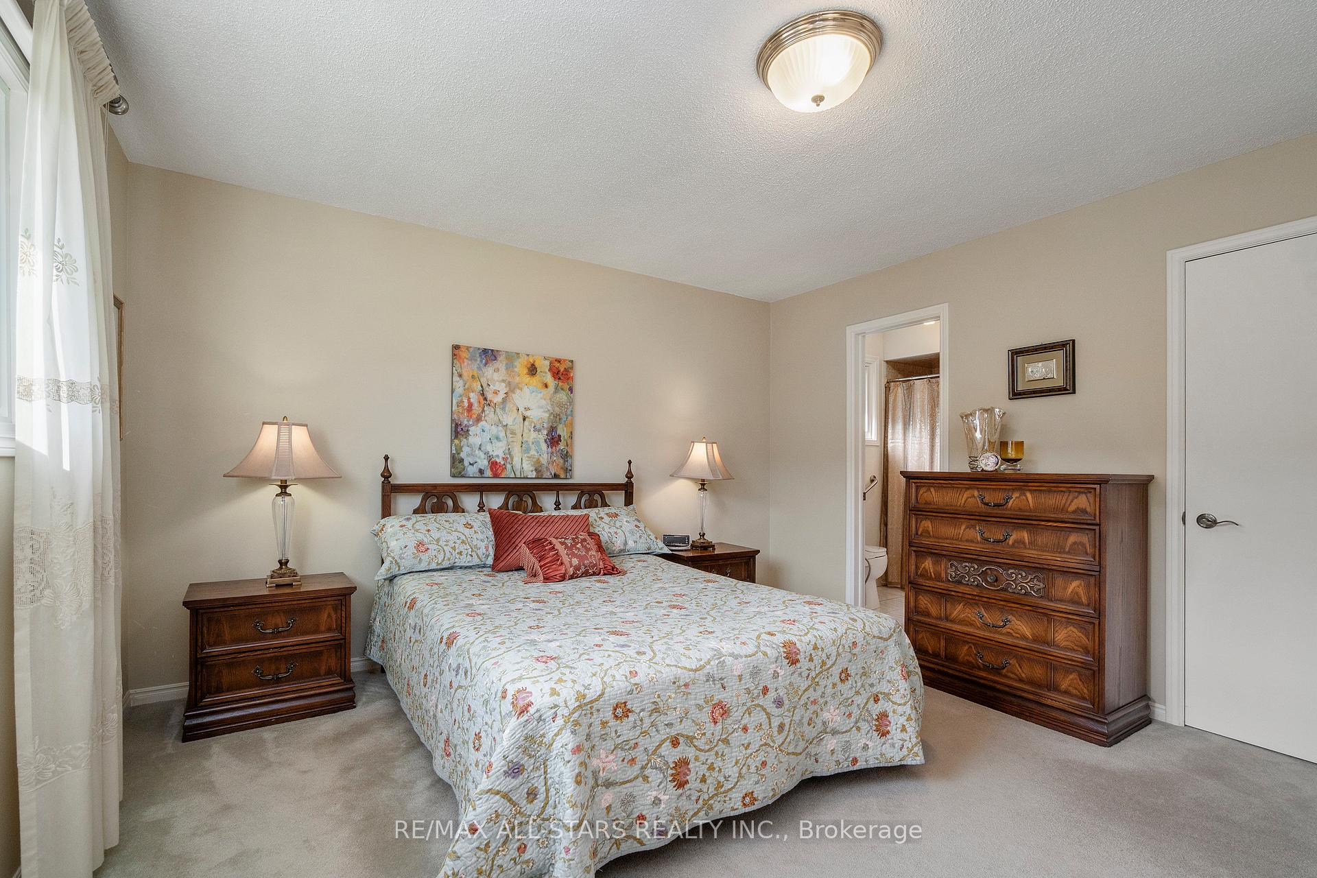 Photo 16 of 14 Barrington Crescent, Markham, Milliken Mills West — HOMEH