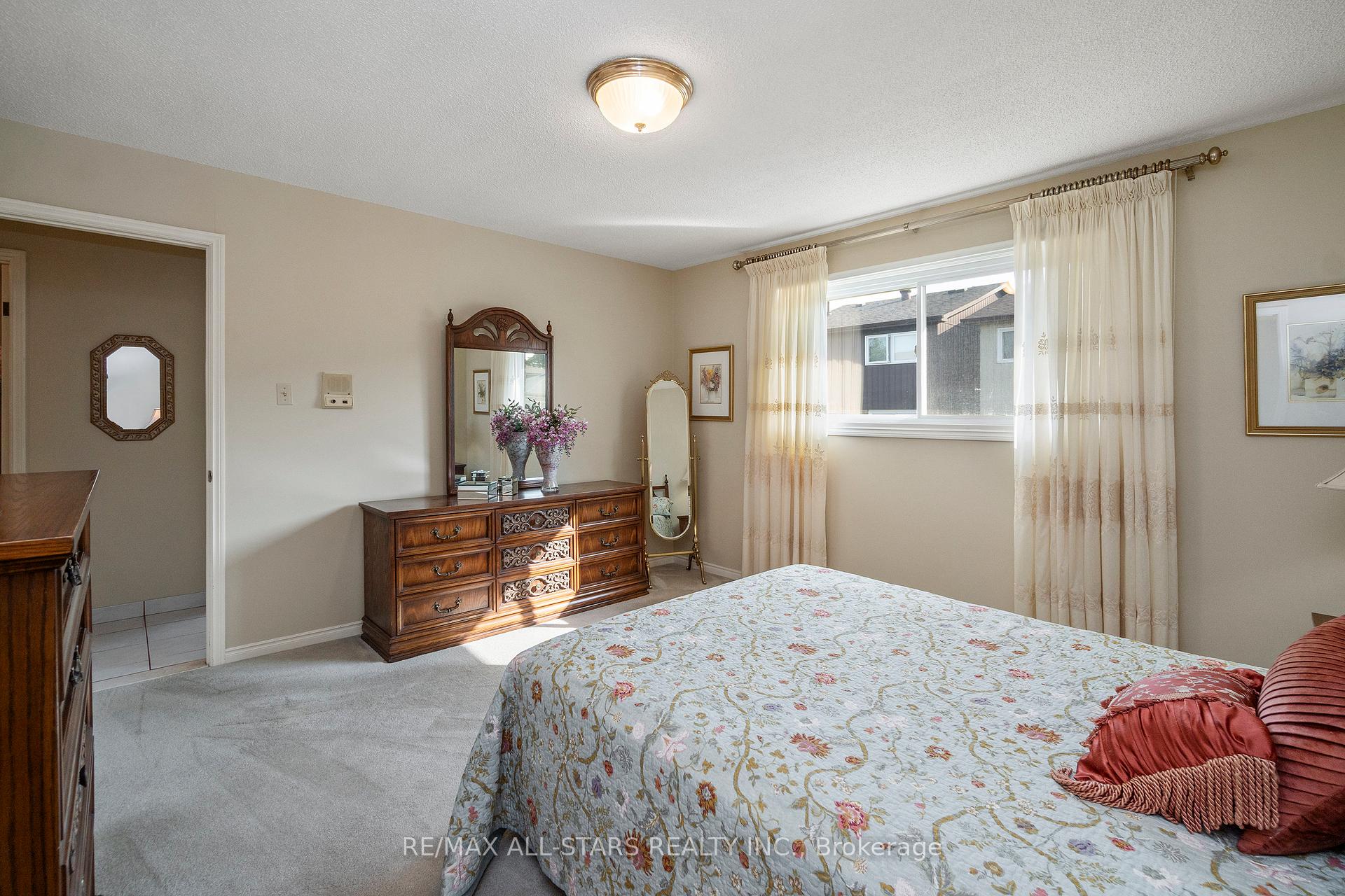 Photo 17 of 14 Barrington Crescent, Markham, Milliken Mills West — HOMEH