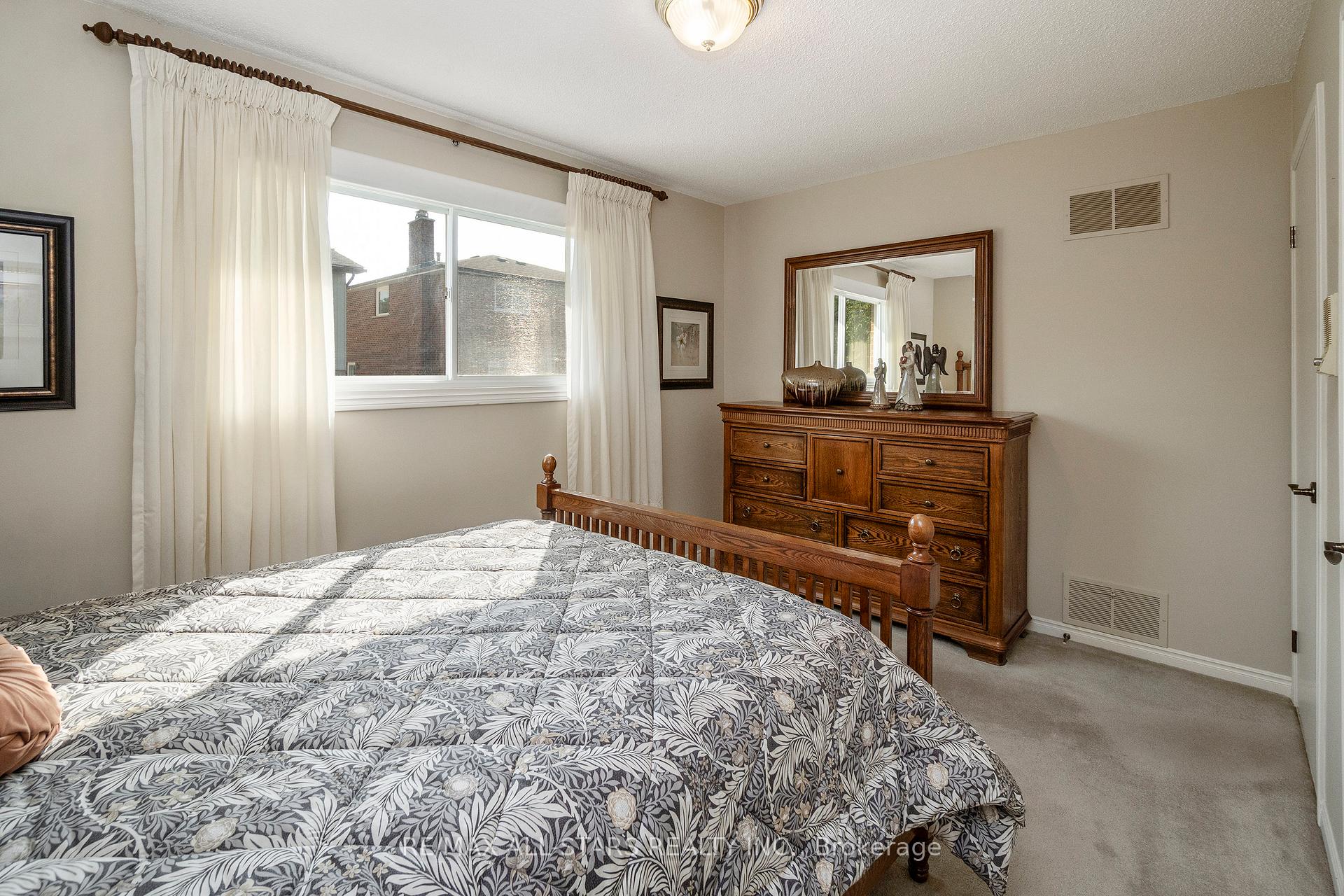Photo 20 of 14 Barrington Crescent, Markham, Milliken Mills West — HOMEH