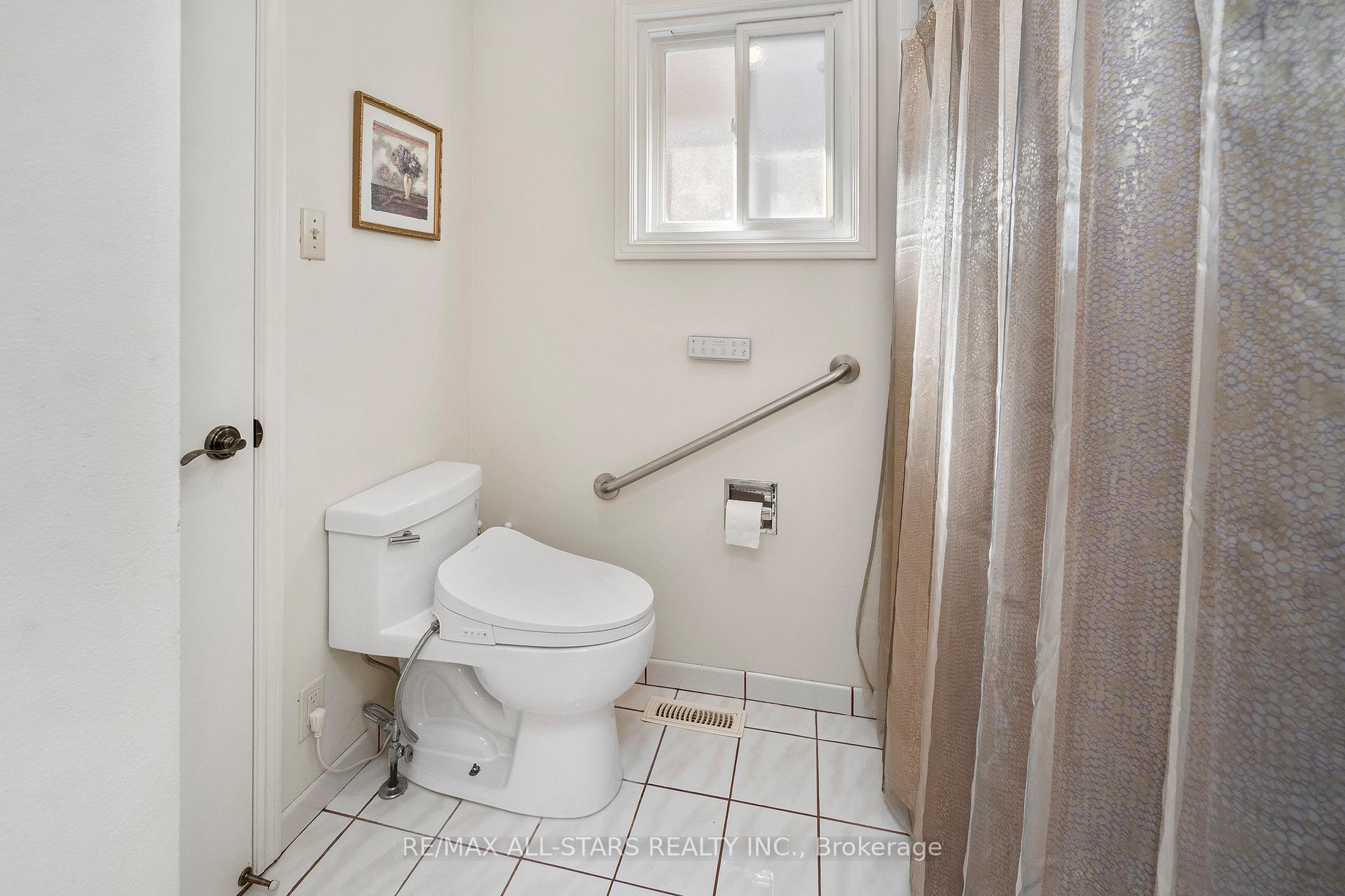 Photo 24 of 14 Barrington Crescent, Markham, Milliken Mills West — HOMEH