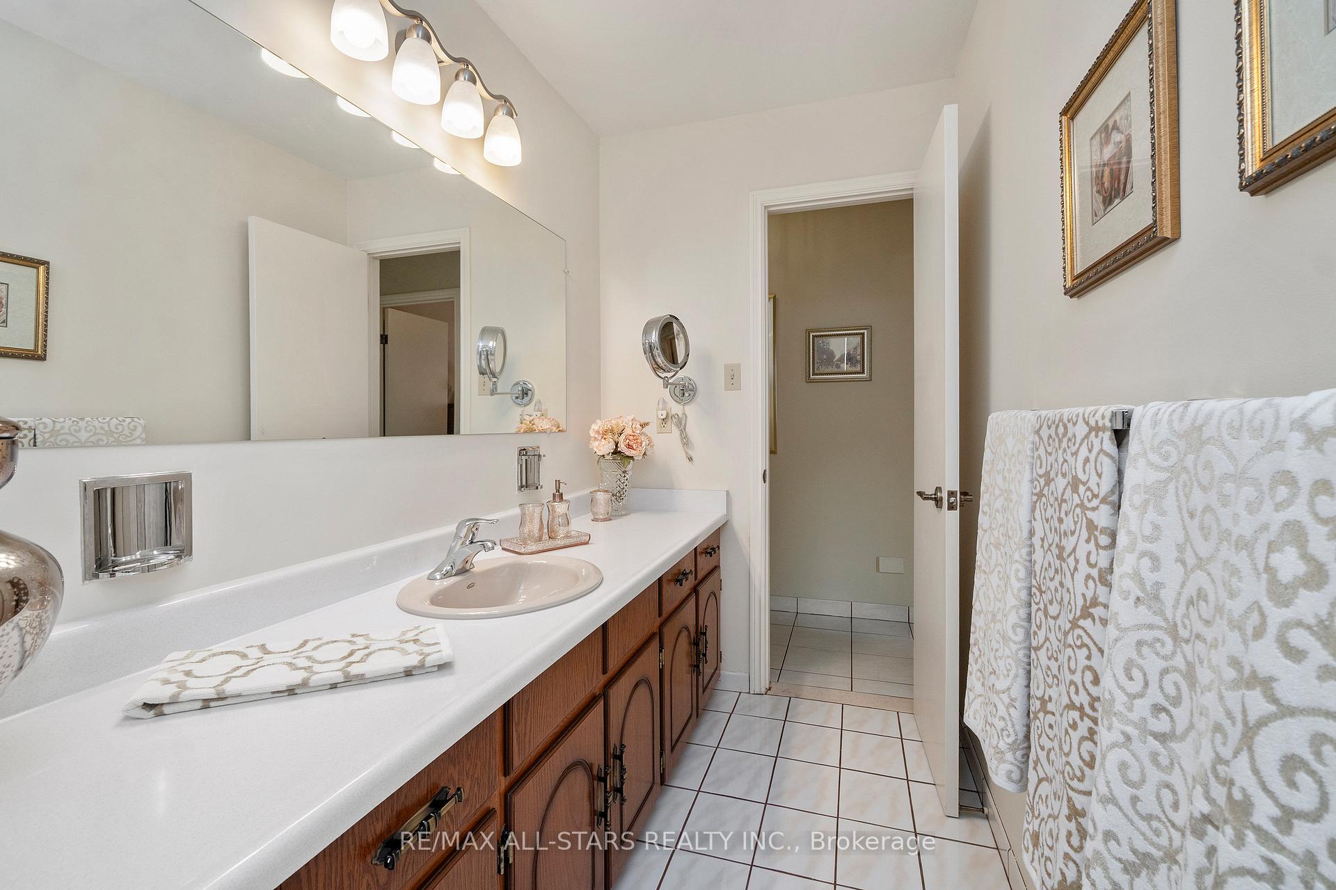 Photo 25 of 14 Barrington Crescent, Markham, Milliken Mills West — HOMEH