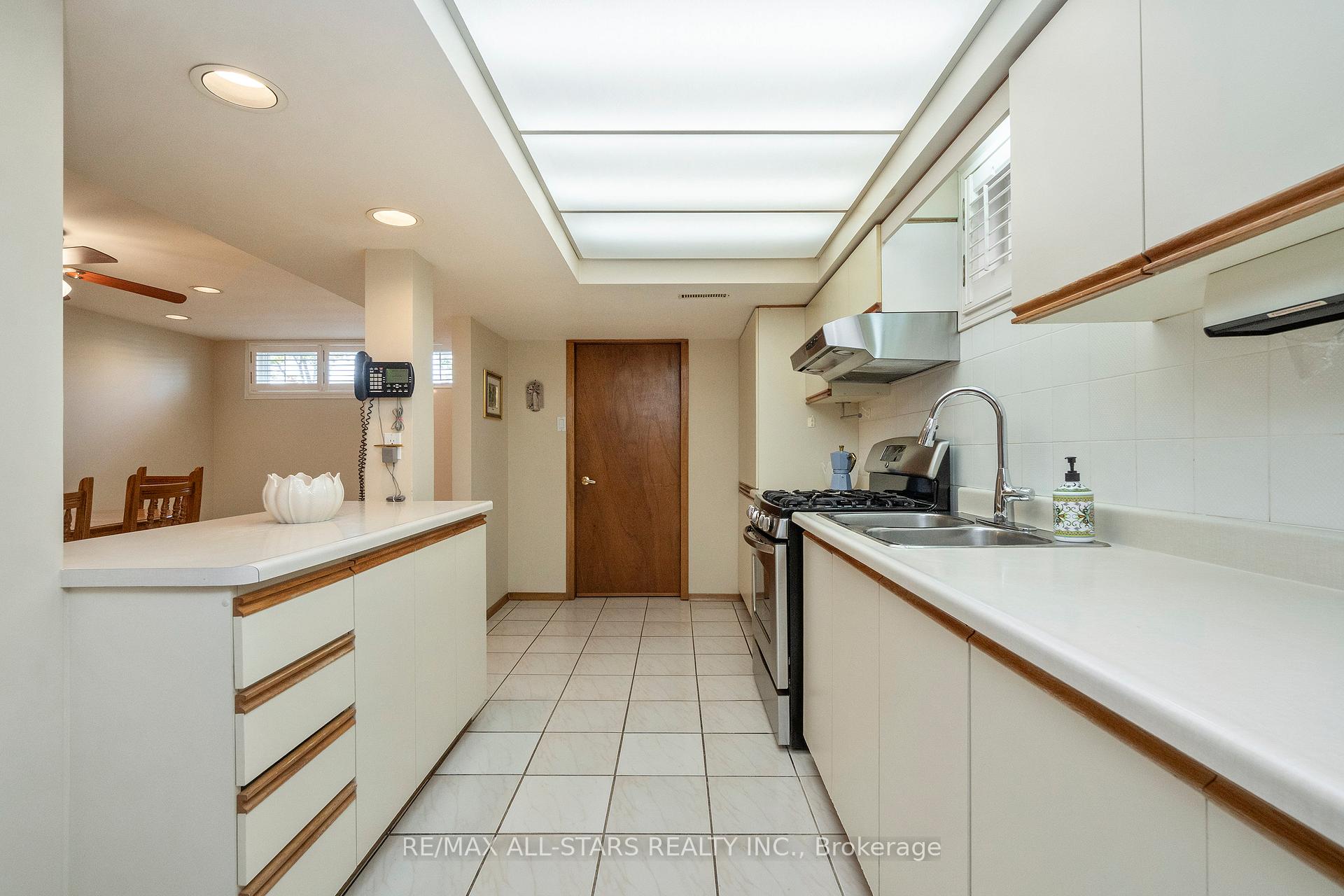 Photo 34 of 14 Barrington Crescent, Markham, Milliken Mills West — HOMEH