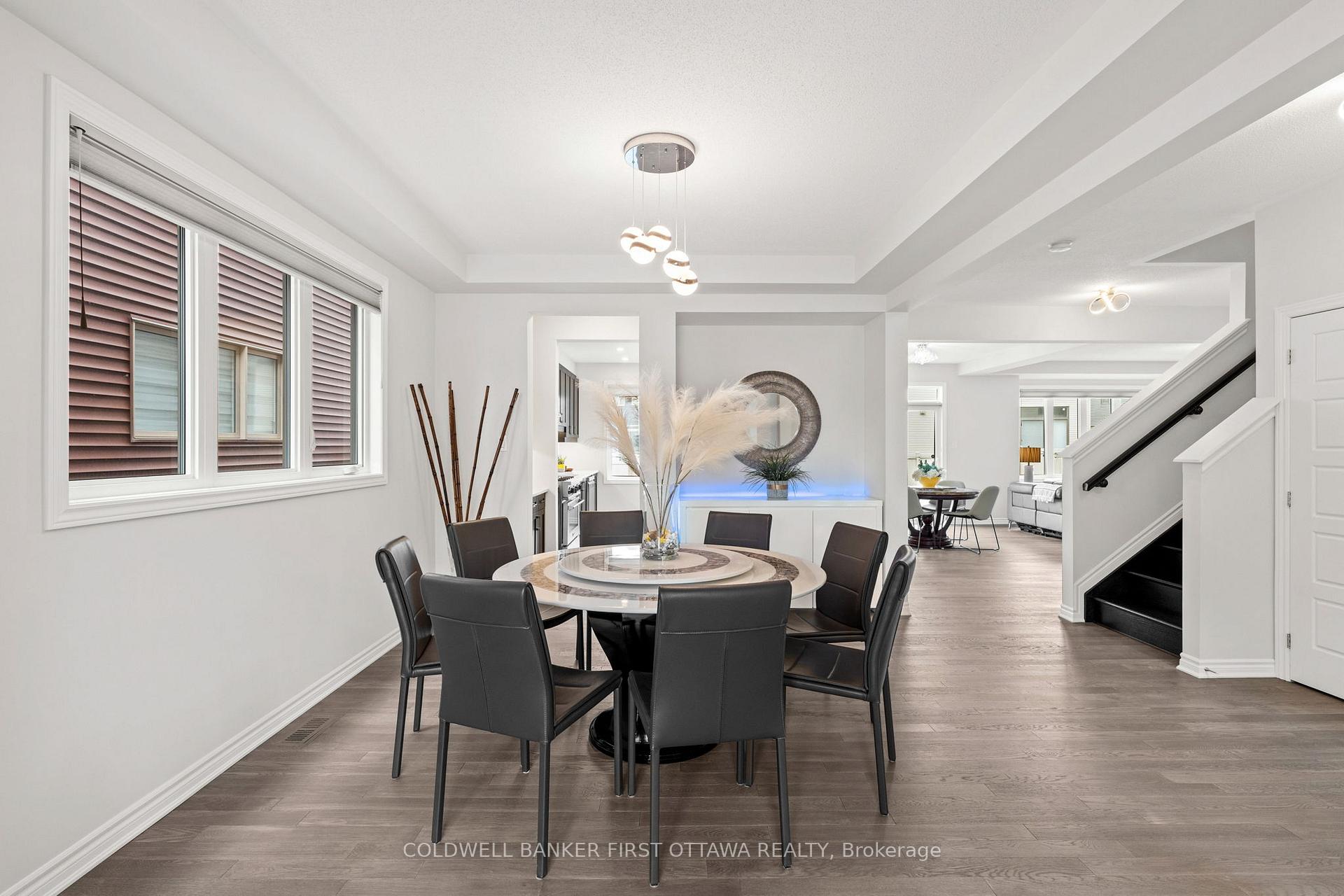 Photo 4 of 660 Continental Avenue, Ottawa, Kanata - Emerald Meadows/Trailwest — HOMEH