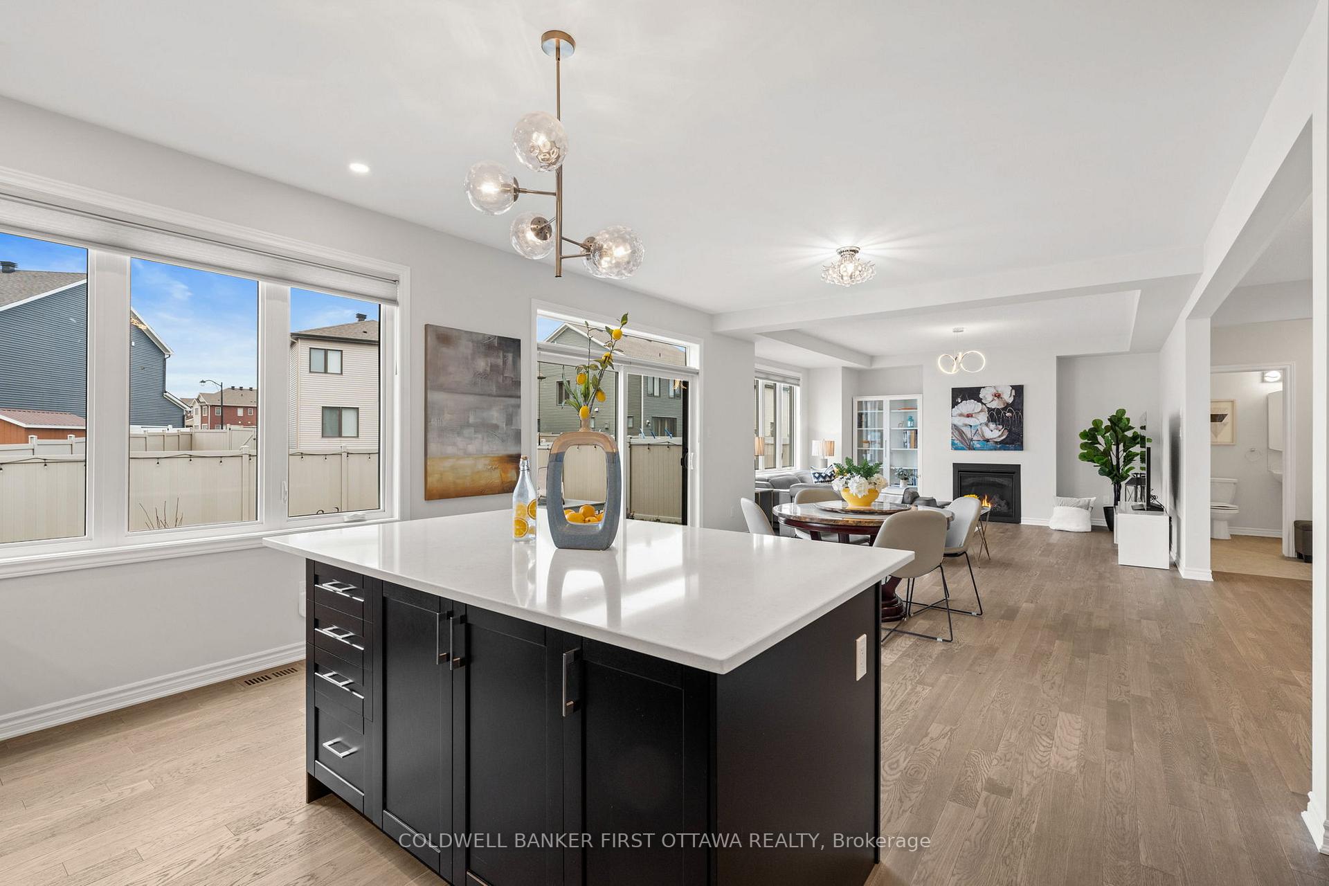Photo 8 of 660 Continental Avenue, Ottawa, Kanata - Emerald Meadows/Trailwest — HOMEH