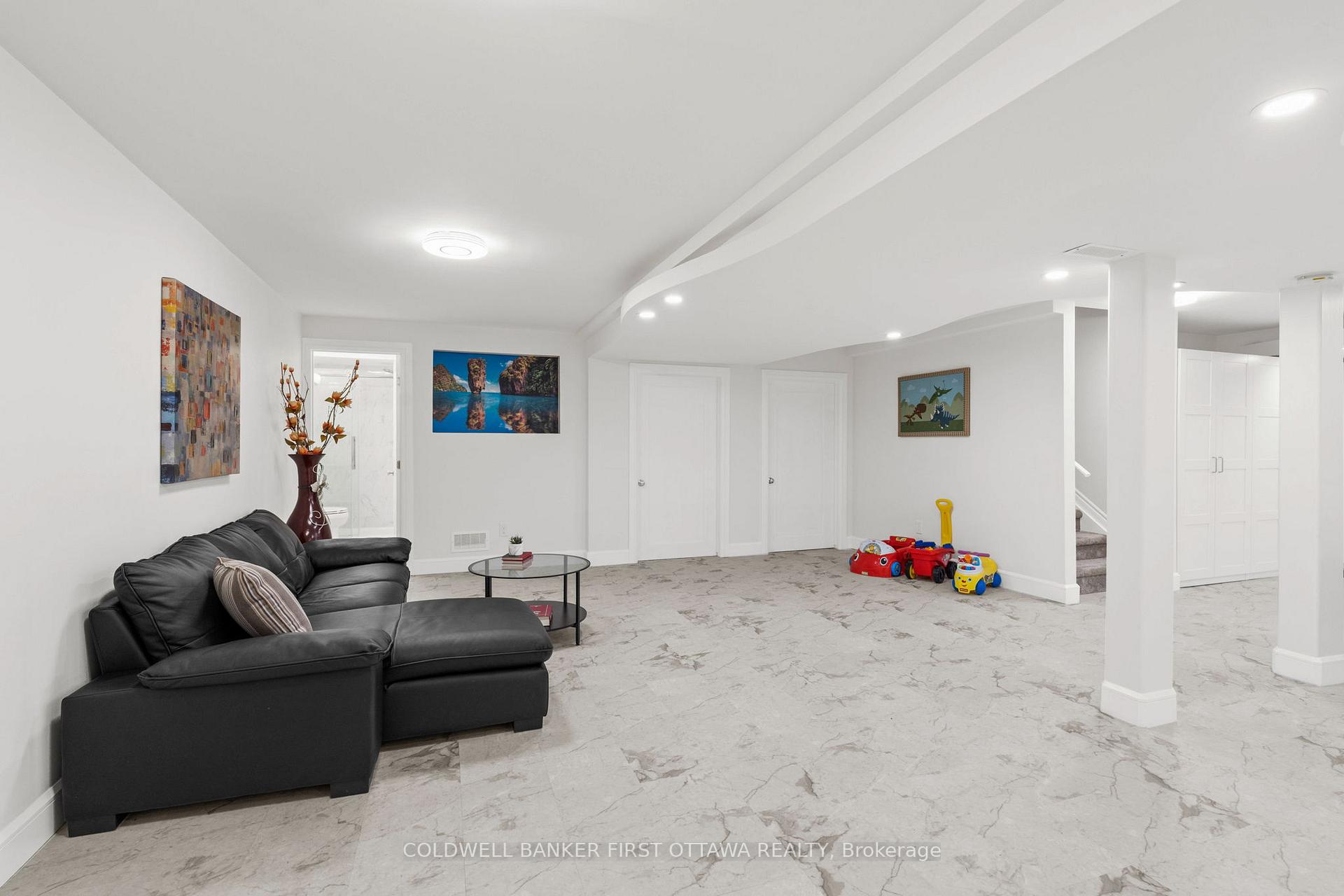 Photo 24 of 660 Continental Avenue, Ottawa, Kanata - Emerald Meadows/Trailwest — HOMEH