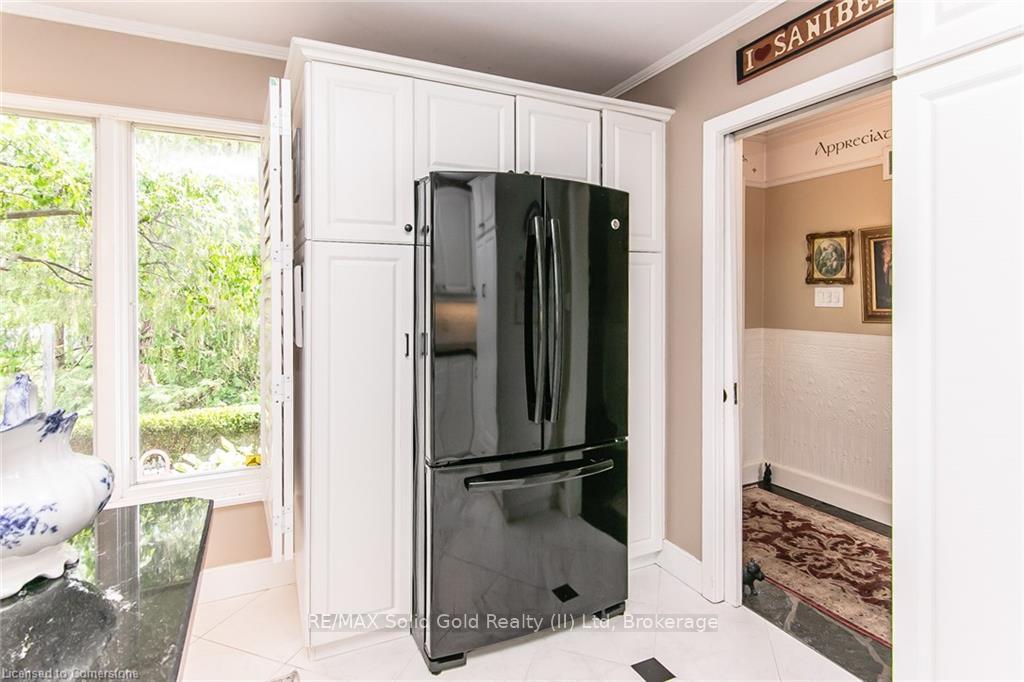 Photo 10 of 65 Edgehill Drive, Kitchener — HOMEH
