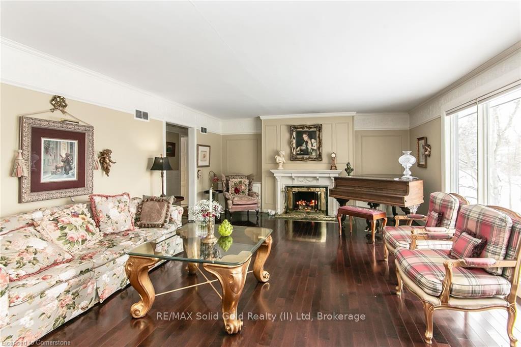 Photo 12 of 65 Edgehill Drive, Kitchener — HOMEH
