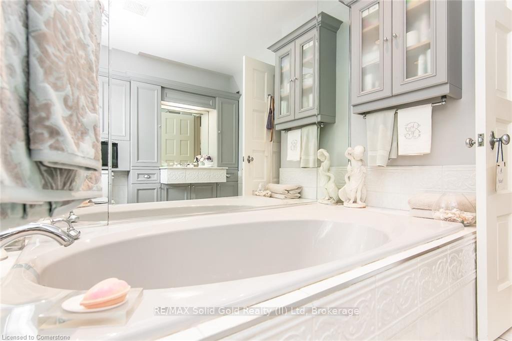 Photo 30 of 65 Edgehill Drive, Kitchener — HOMEH