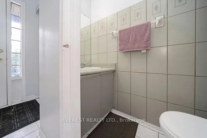 Photo 2 of Unit 127, 2 Sir Lou Drive, Brampton, Fletcher's Creek South — HOMEH