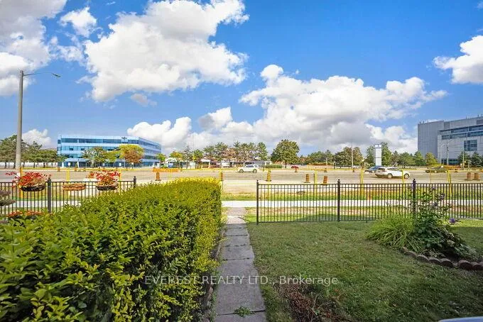 Photo 18 of Unit 127, 2 Sir Lou Drive, Brampton, Fletcher's Creek South — HOMEH