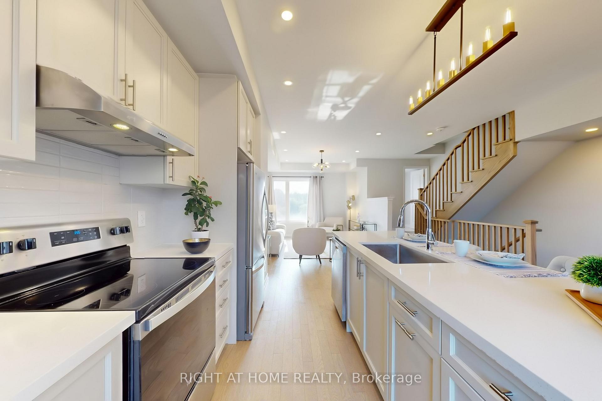 Photo 8 of 99 Yorkton Boulevard, Markham, Angus Glen — HOMEH