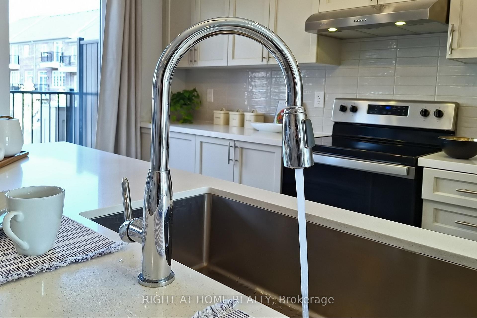 Photo 9 of 99 Yorkton Boulevard, Markham, Angus Glen — HOMEH