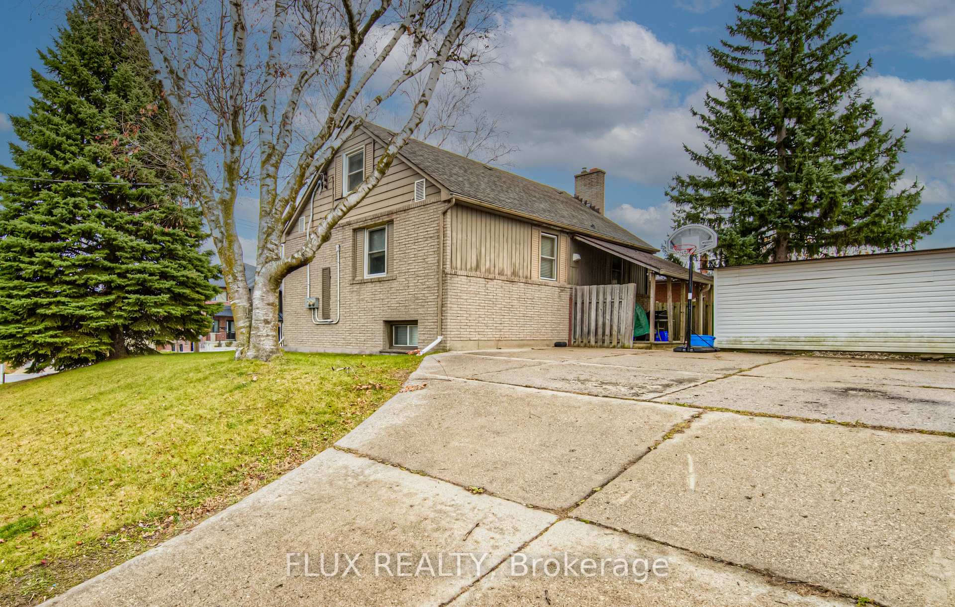Photo 3 of 119 Walker Street, Kitchener — HOMEH