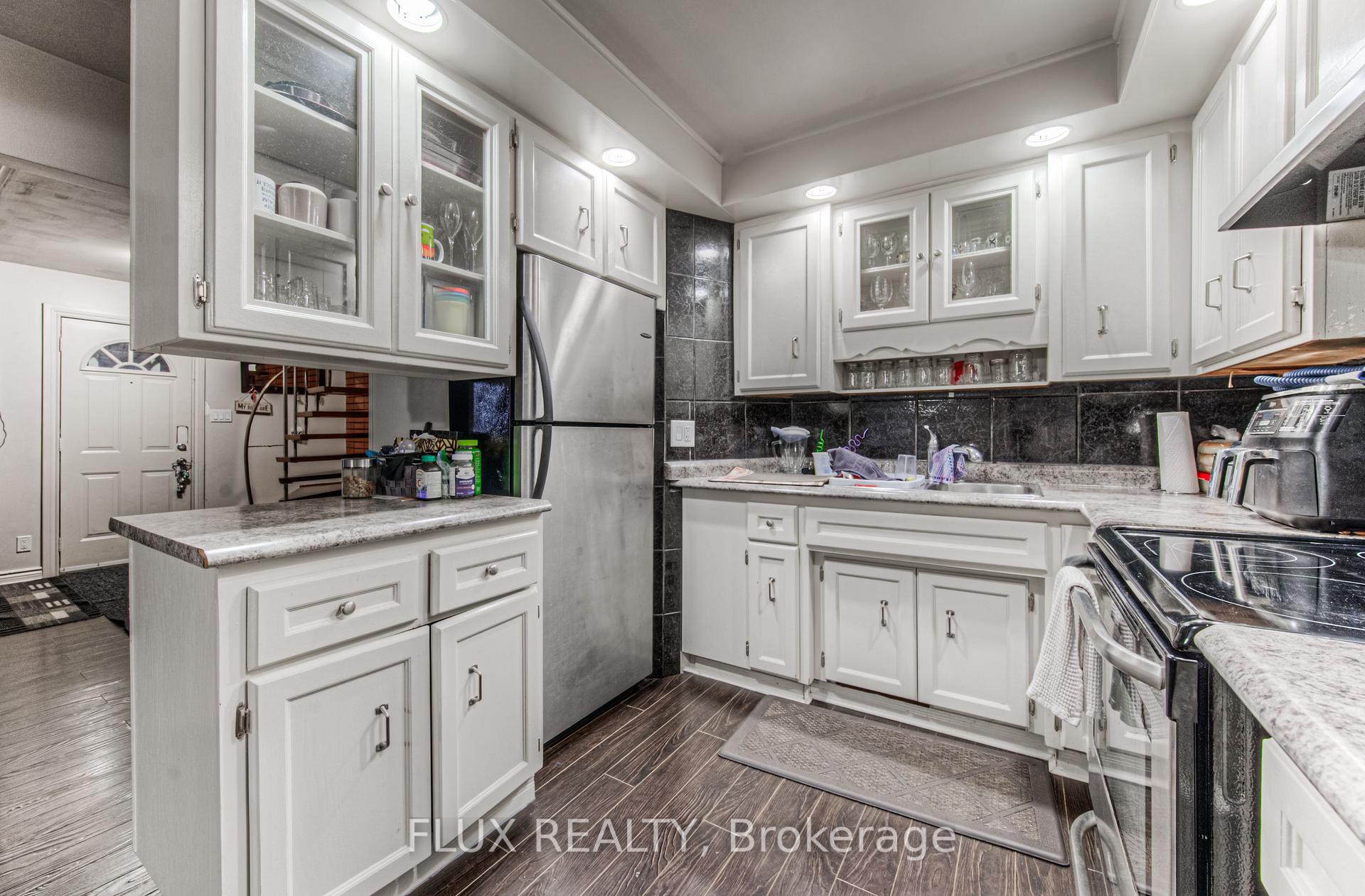 Photo 12 of 119 Walker Street, Kitchener — HOMEH