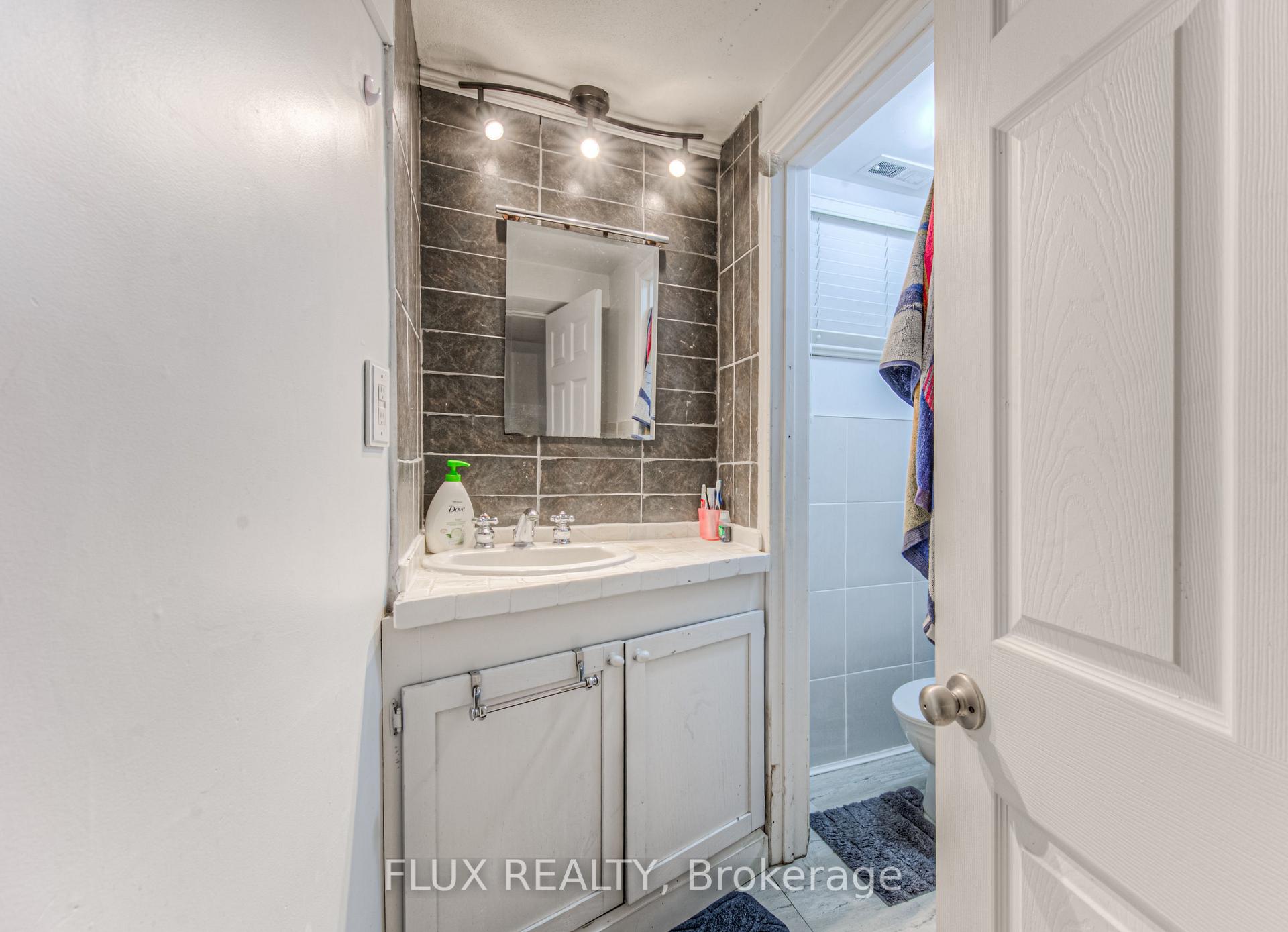 Photo 26 of 119 Walker Street, Kitchener — HOMEH