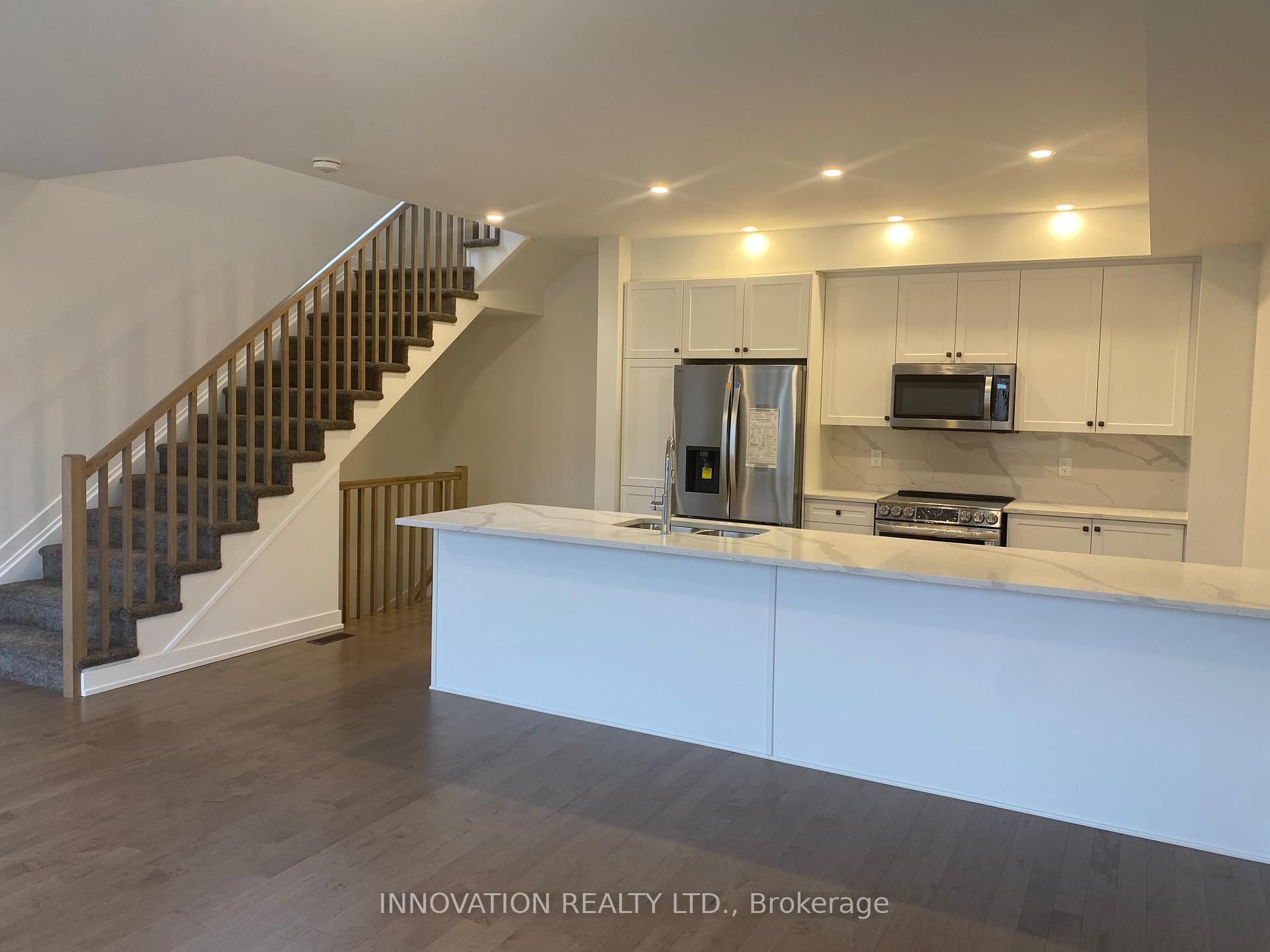 Photo 6 of 71 Arinto Place, Ottawa, Kanata - Emerald Meadows/Trailwest — HOMEH