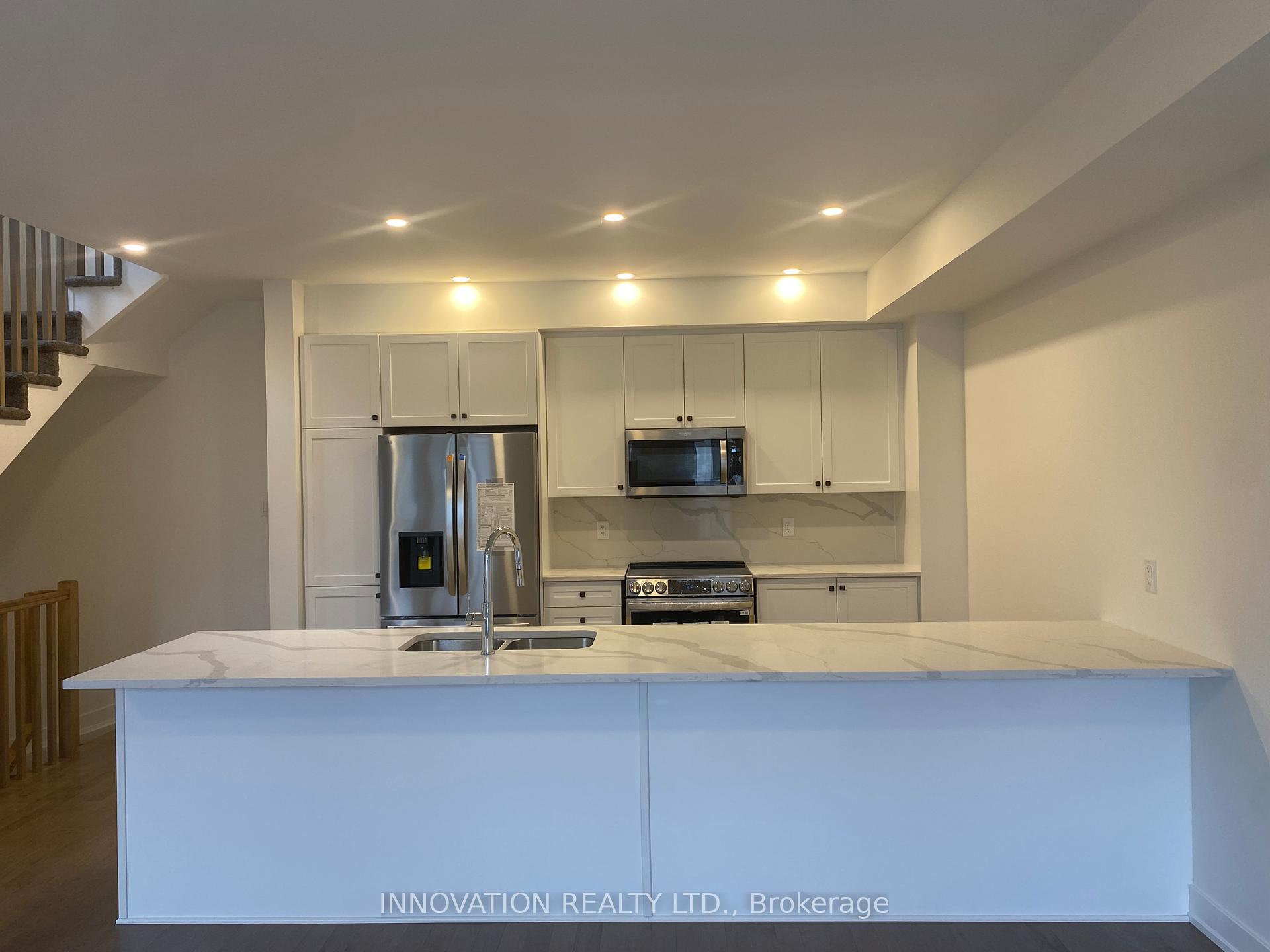 Photo 10 of 71 Arinto Place, Ottawa, Kanata - Emerald Meadows/Trailwest — HOMEH