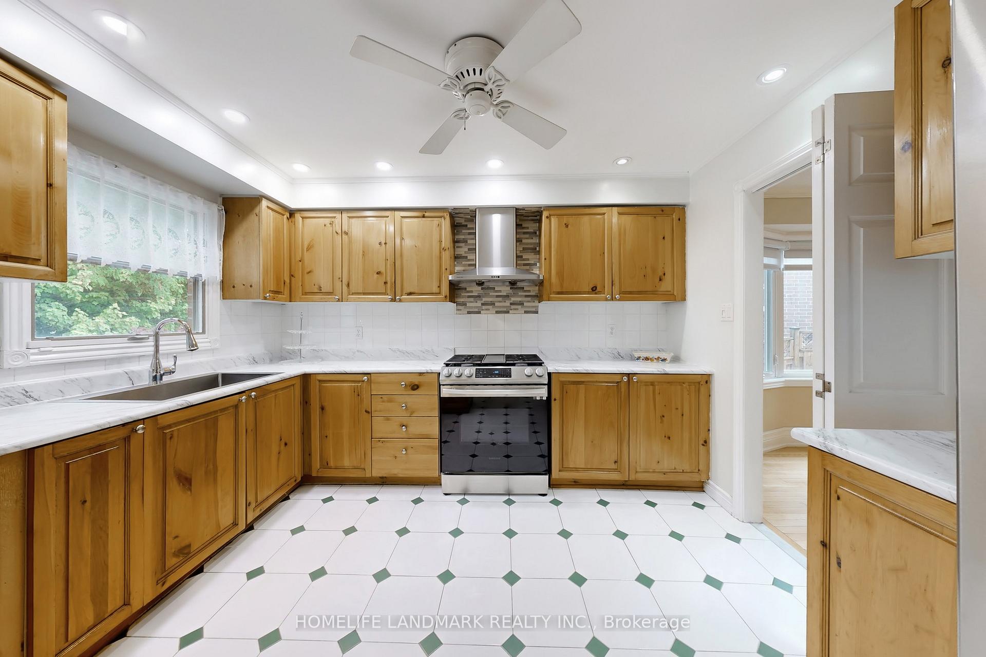 Photo 17 of 15 Hollingham Road, Markham, Unionville — HOMEH