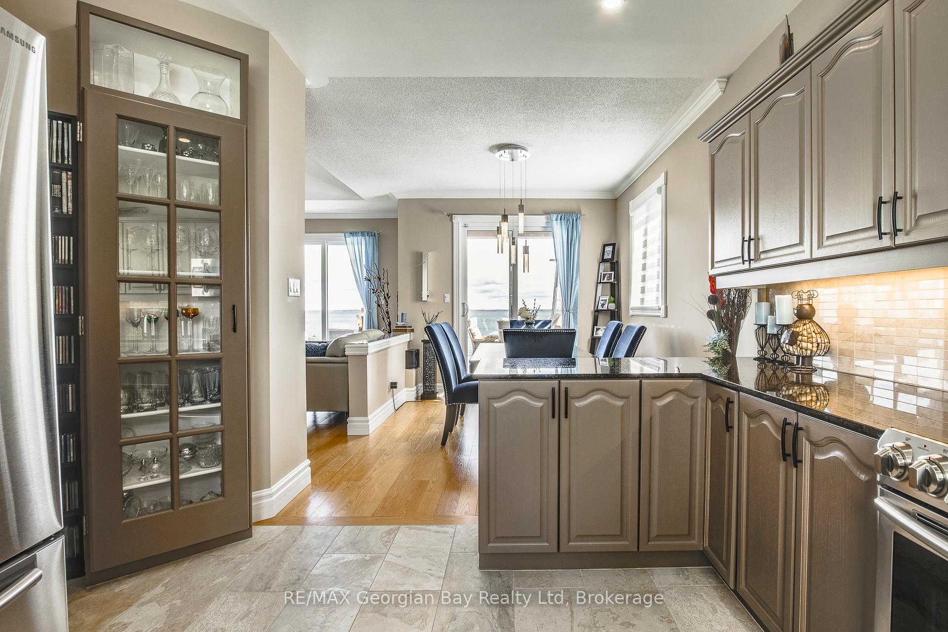 Photo 9 of 337 Aberdeen Boulevard, Midland — HOMEH