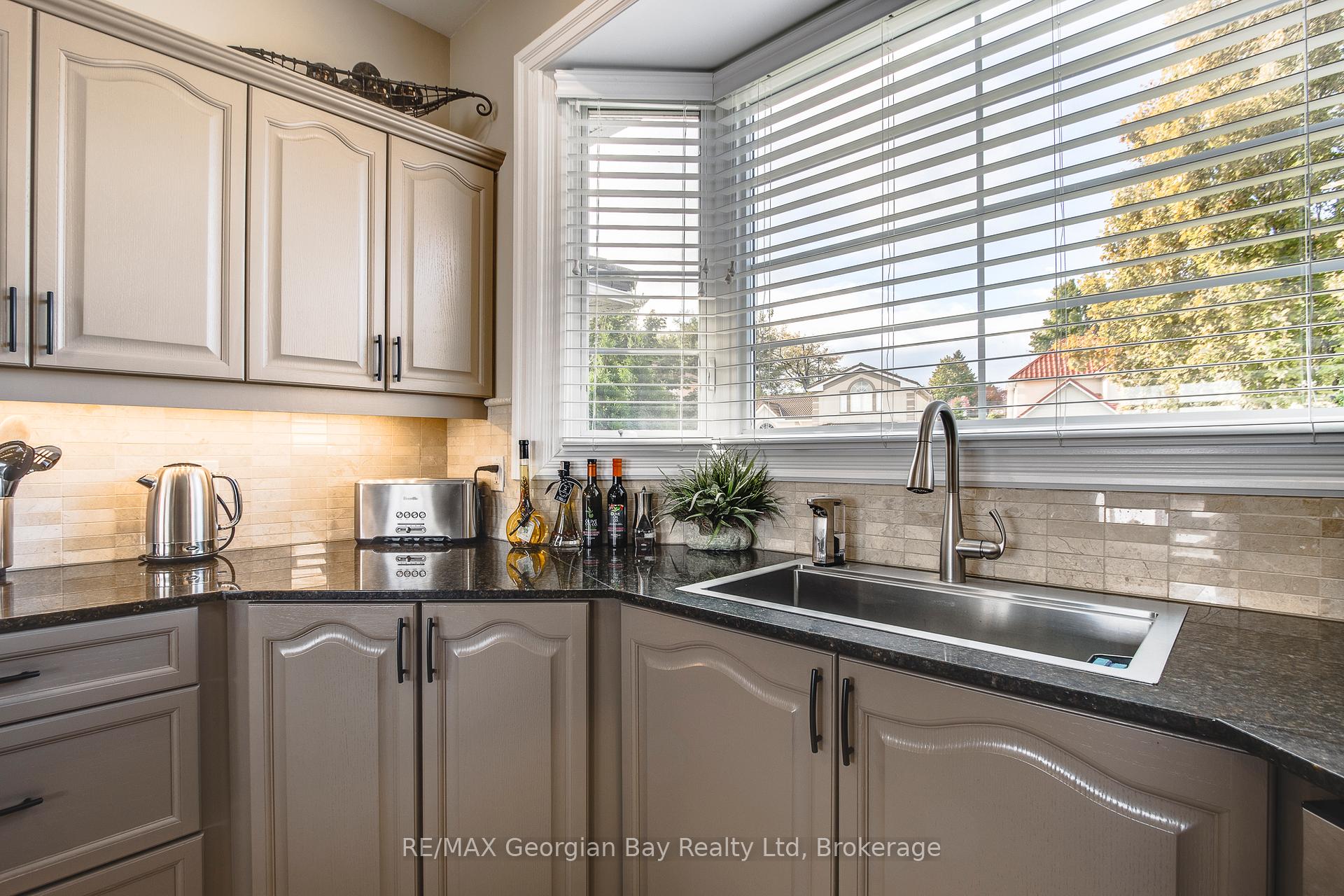 Photo 12 of 337 Aberdeen Boulevard, Midland — HOMEH