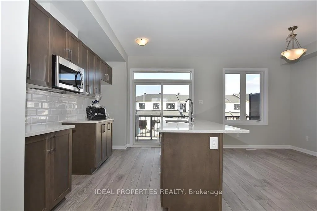 Photo 4 of 524 Silvertip Lane, Ottawa, Kanata - Kanata Lakes/Heritage Hills — HOMEH