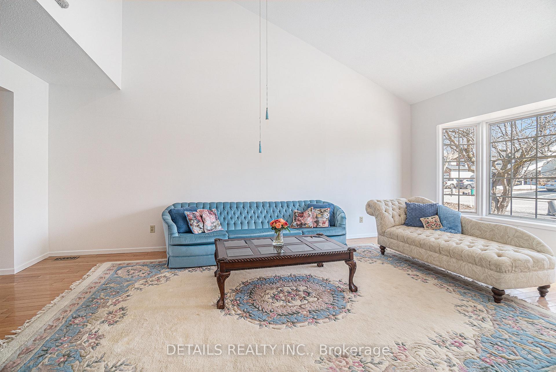 Photo 5 of 230 Equestrian Drive, Ottawa, Kanata - Bridlewood — HOMEH