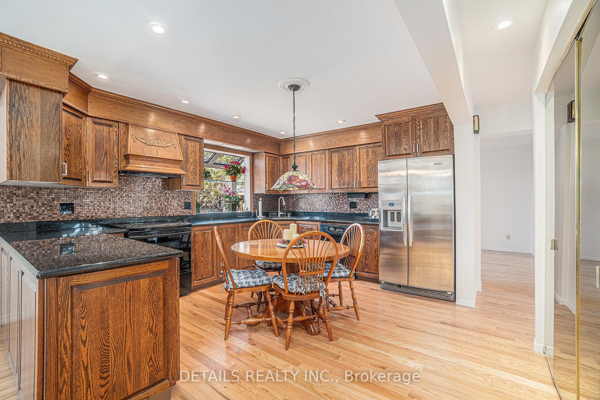 Photo 10 of 230 Equestrian Drive, Ottawa, Kanata - Bridlewood — HOMEH