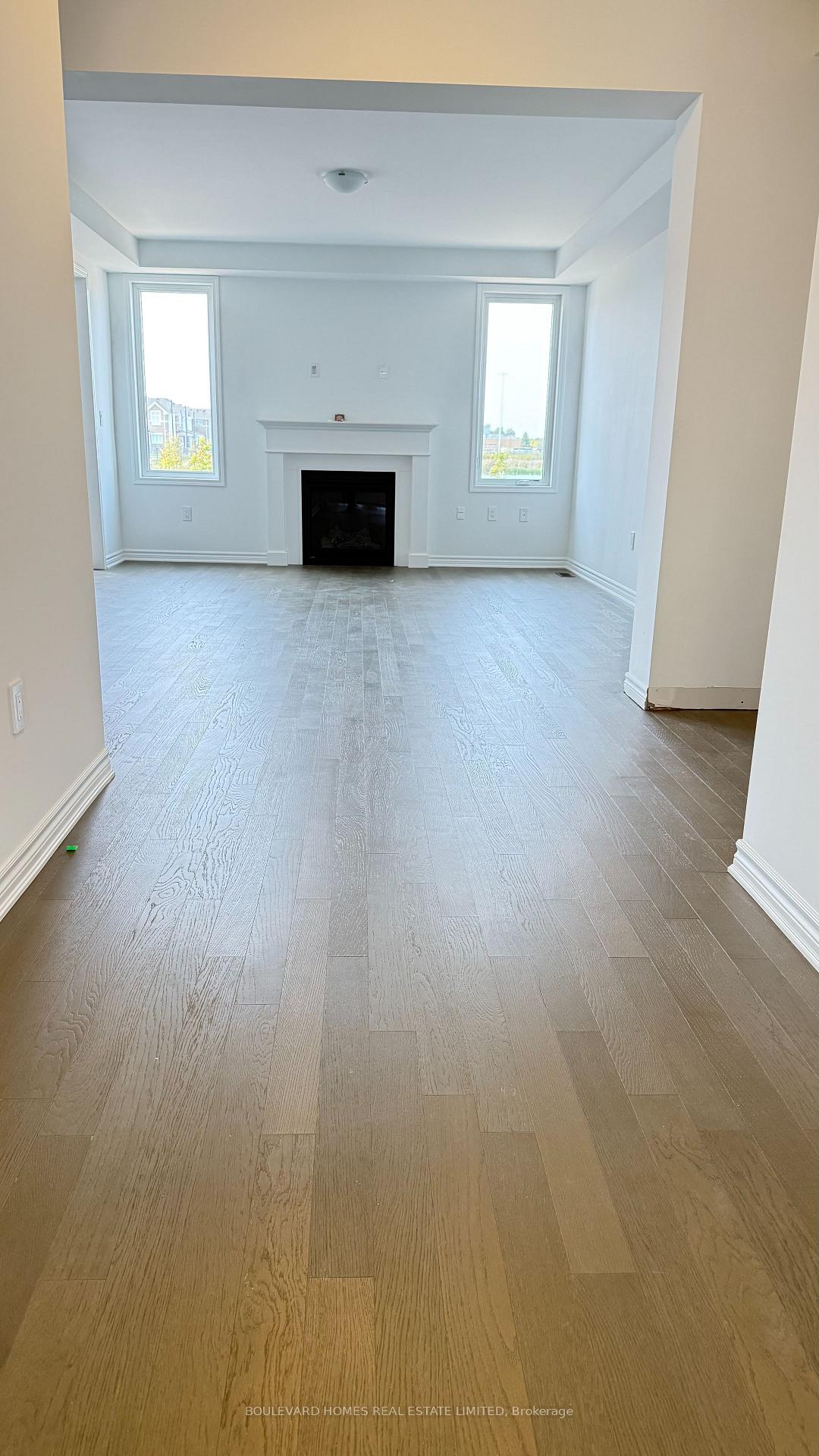 Photo 3 of 1561 Rothbury Cres, Milton, Bowes — HOMEH