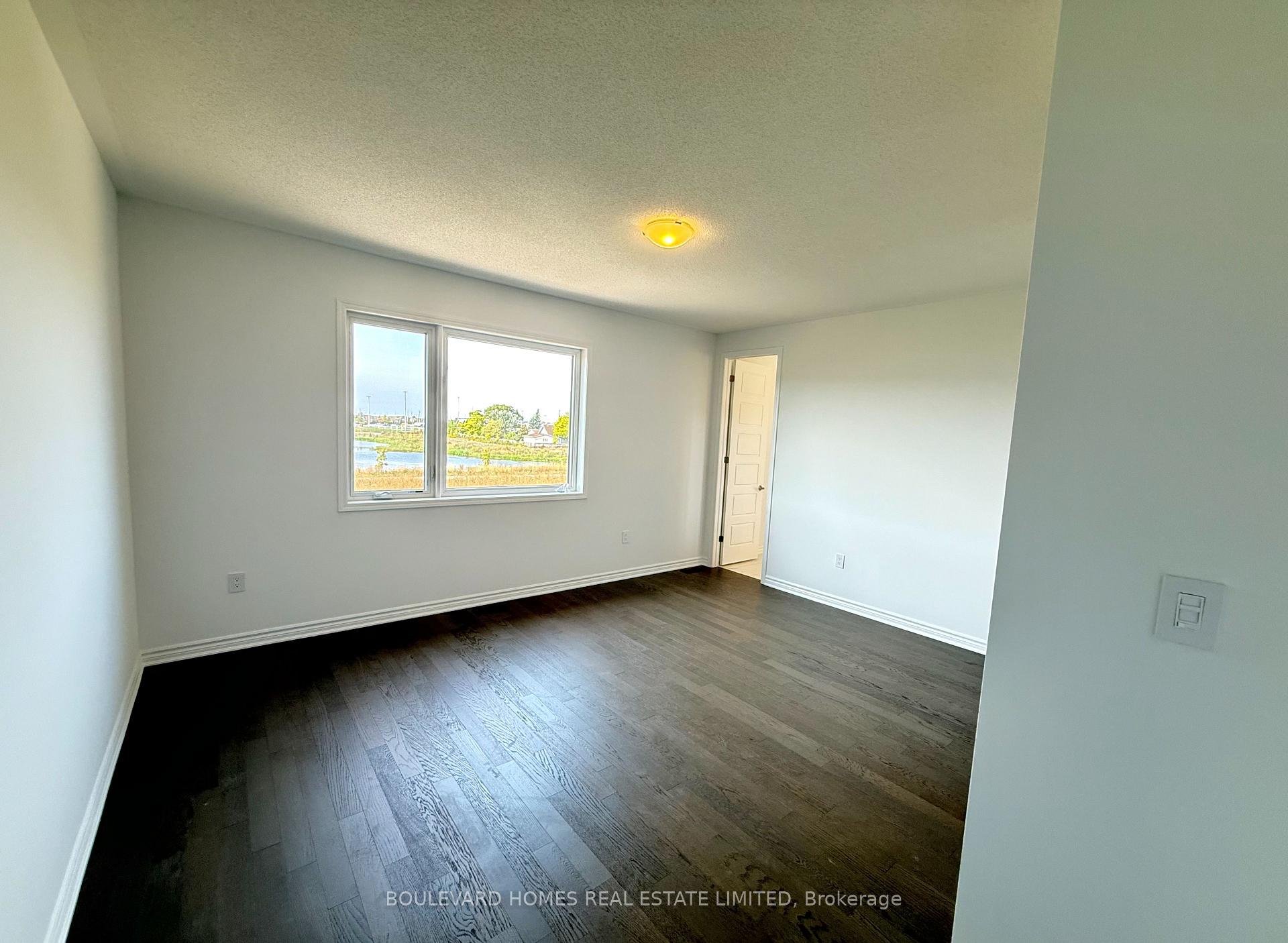 Photo 9 of 1561 Rothbury Cres, Milton, Bowes — HOMEH