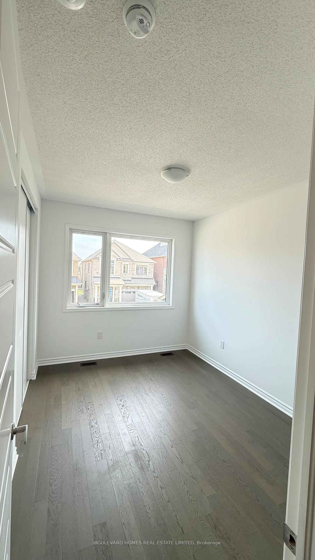 Photo 14 of 1561 Rothbury Cres, Milton, Bowes — HOMEH