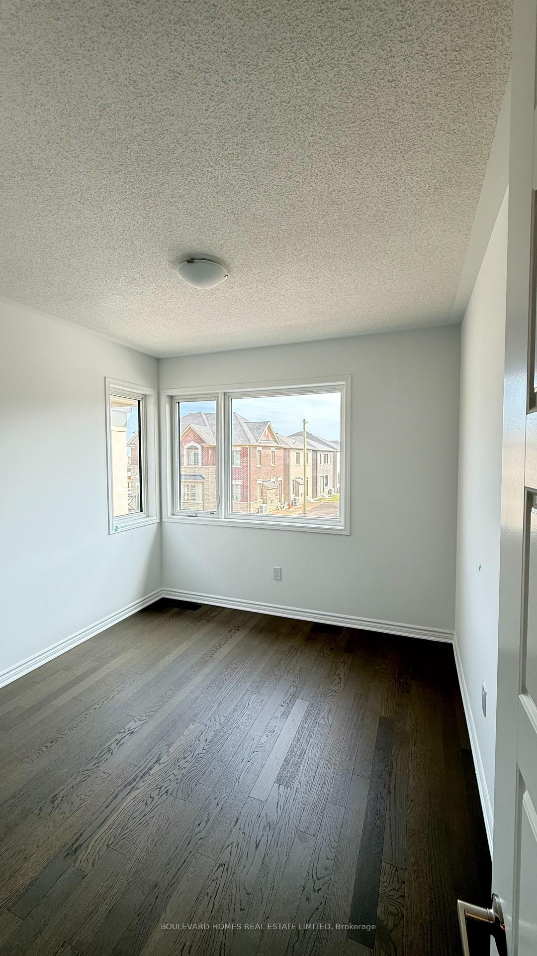 Photo 16 of 1561 Rothbury Cres, Milton, Bowes — HOMEH