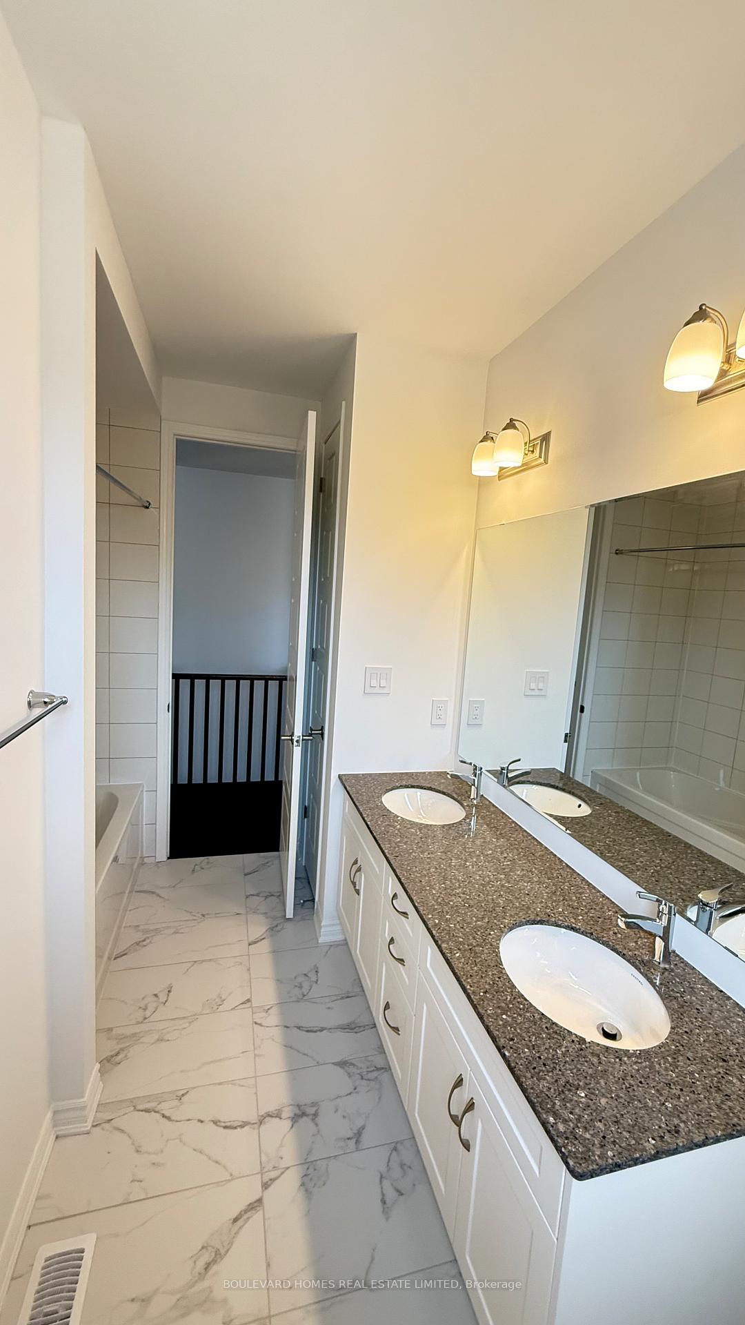 Photo 18 of 1561 Rothbury Cres, Milton, Bowes — HOMEH