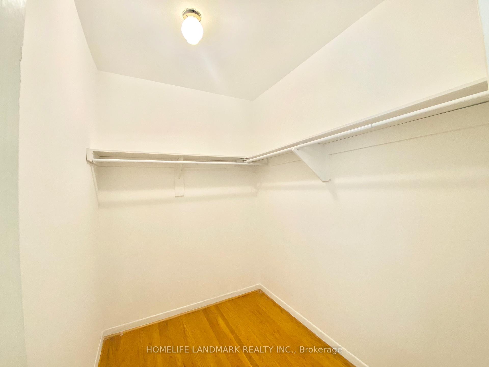 Photo 18 of 23 Apple Orchard Path, Markham, Royal Orchard — HOMEH