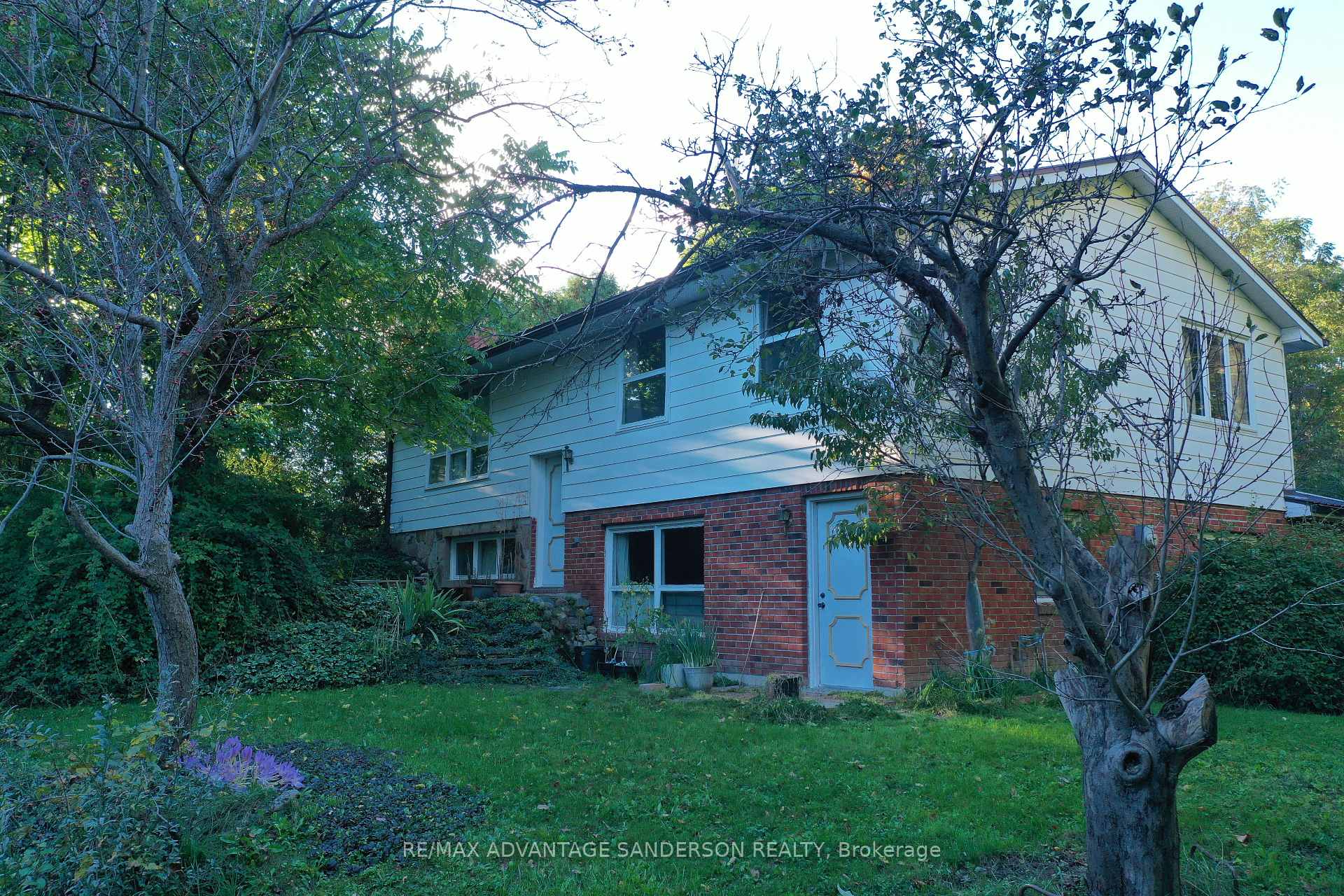 Photo 3 of 14482 Eight Mile Road, Middlesex Centre, Rural Middlesex Centre — HOMEH