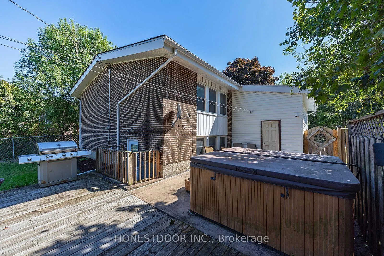 Photo 10 of 172 Casterton Avenue, Kingston, Central City West — HOMEH