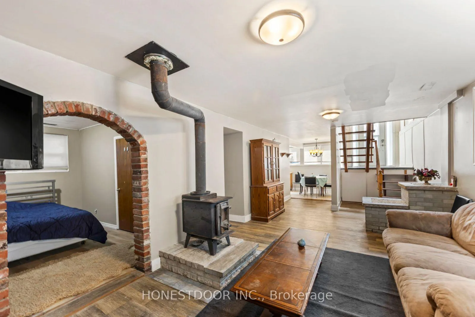 Photo 37 of 172 Casterton Avenue, Kingston, Central City West — HOMEH