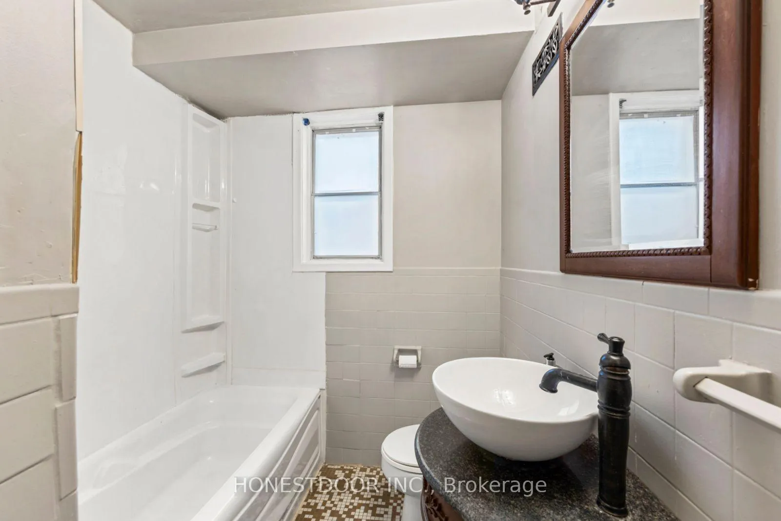 Photo 41 of 172 Casterton Avenue, Kingston, Central City West — HOMEH