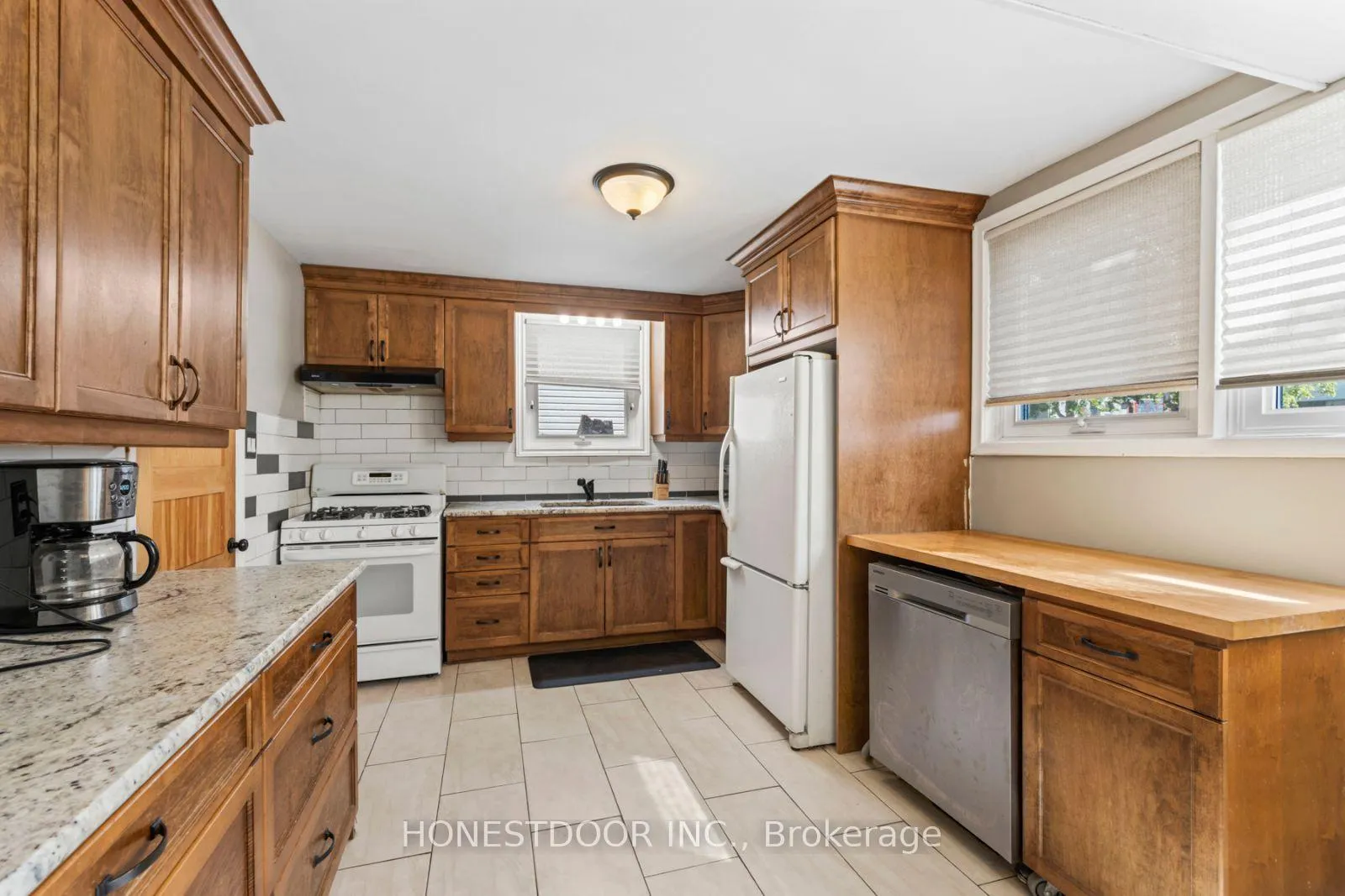Photo 44 of 172 Casterton Avenue, Kingston, Central City West — HOMEH